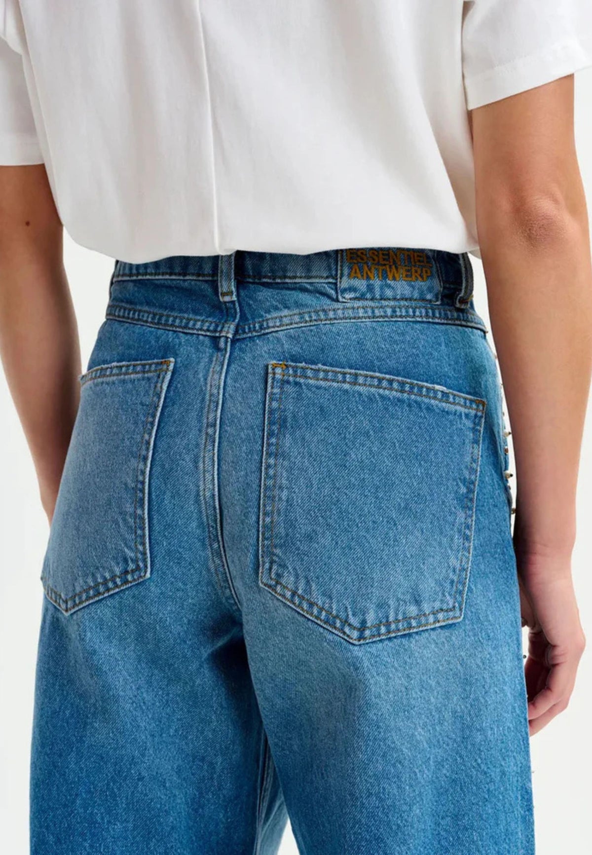 Jeans in denim con perle e borchie - Essentiel Antwerp