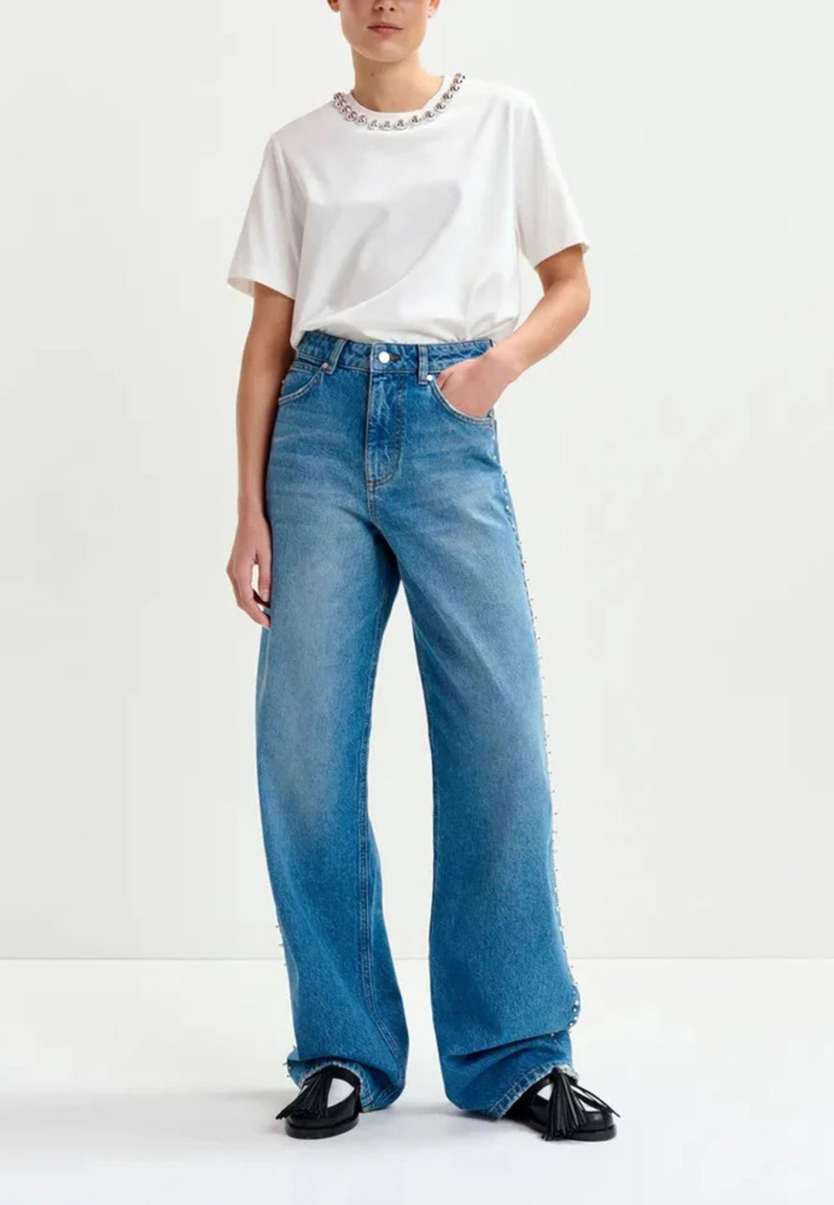 Jeans in denim con perle e borchie - Essentiel Antwerp