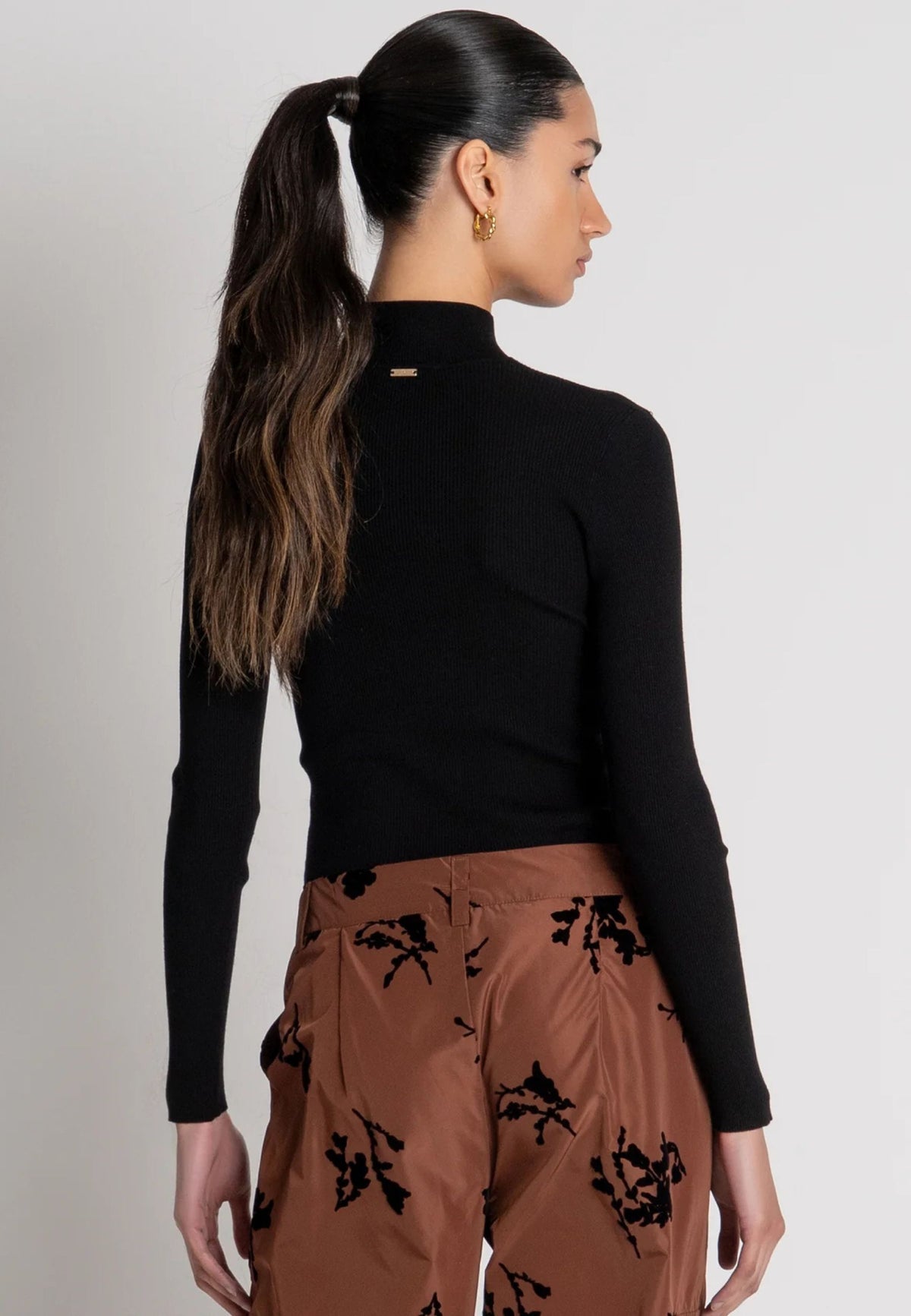 FRACOMINA - Maglia slim con collo alto e dettagli cut-out