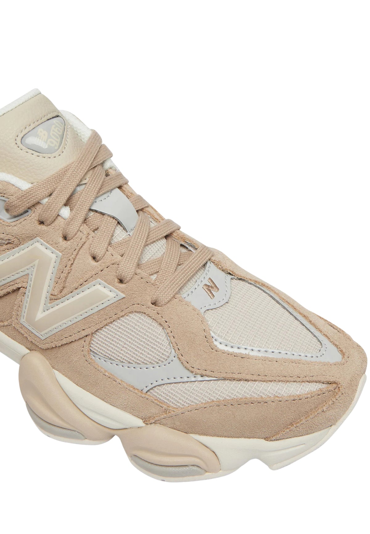New Balance 9060 Sneakers in Suede e Mesh Beige