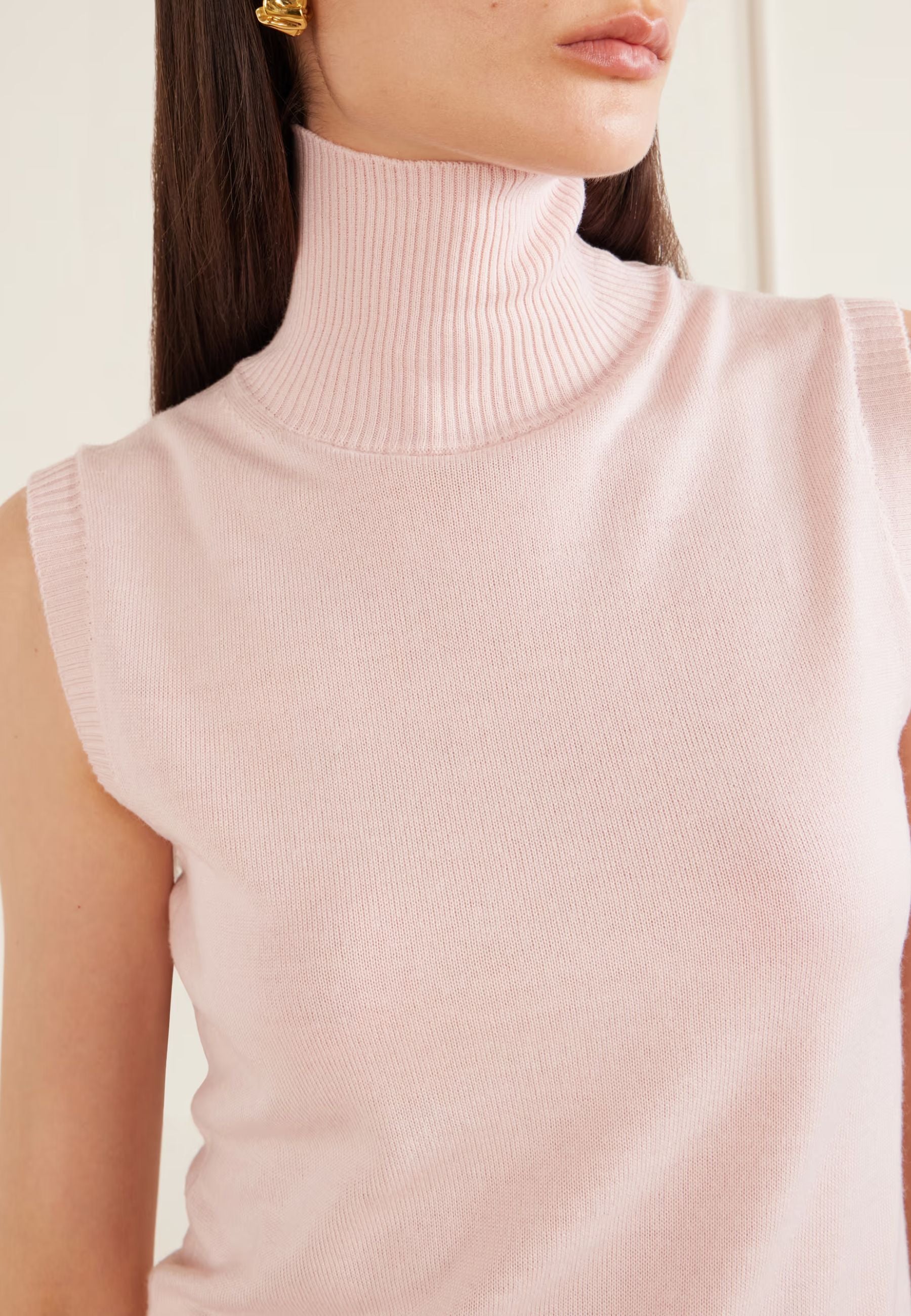 Sportmax - Maglia a lupetto smanicata in pura lana vergine