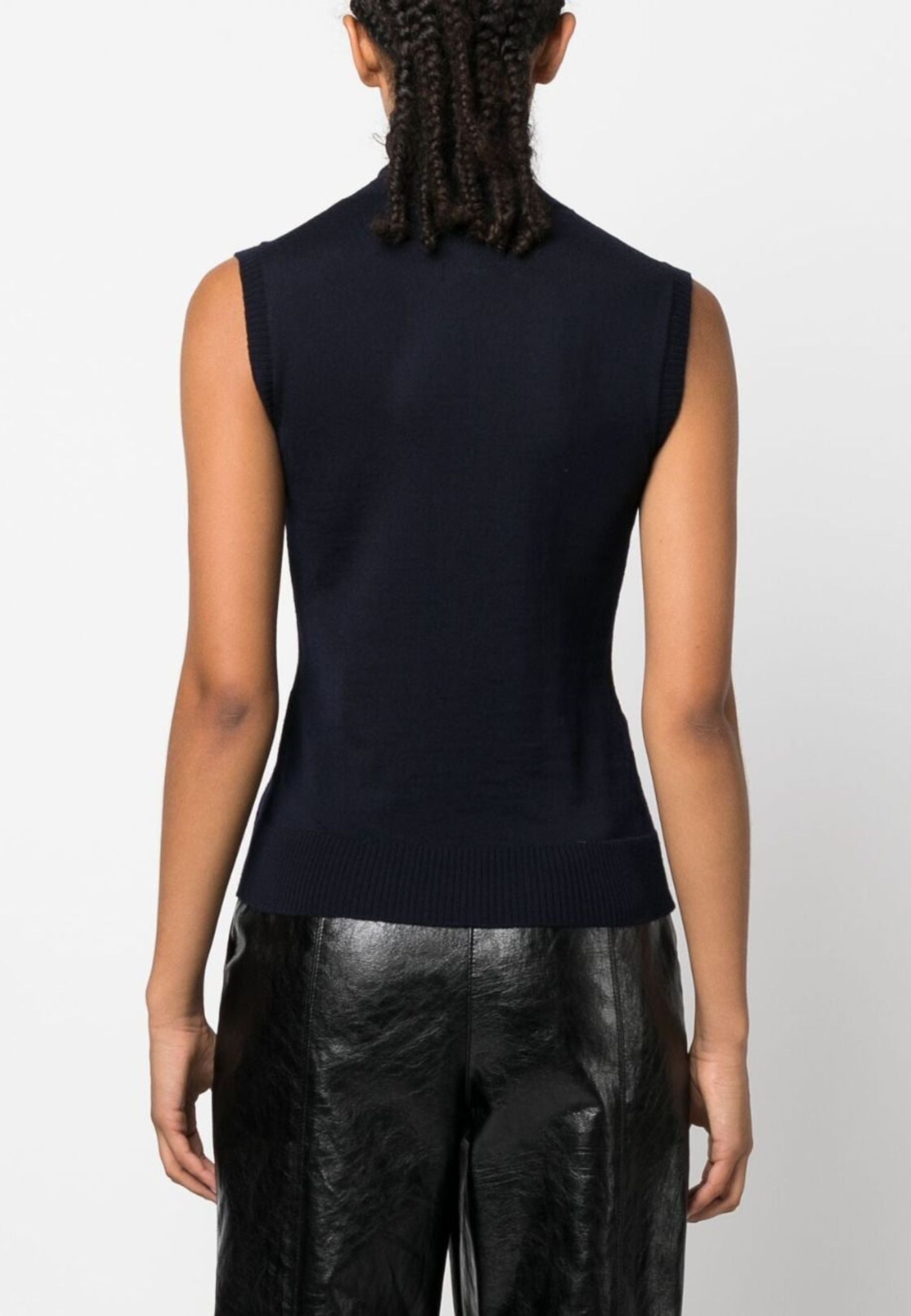 Sportmax - Maglia a lupetto smanicata in pura lana vergine