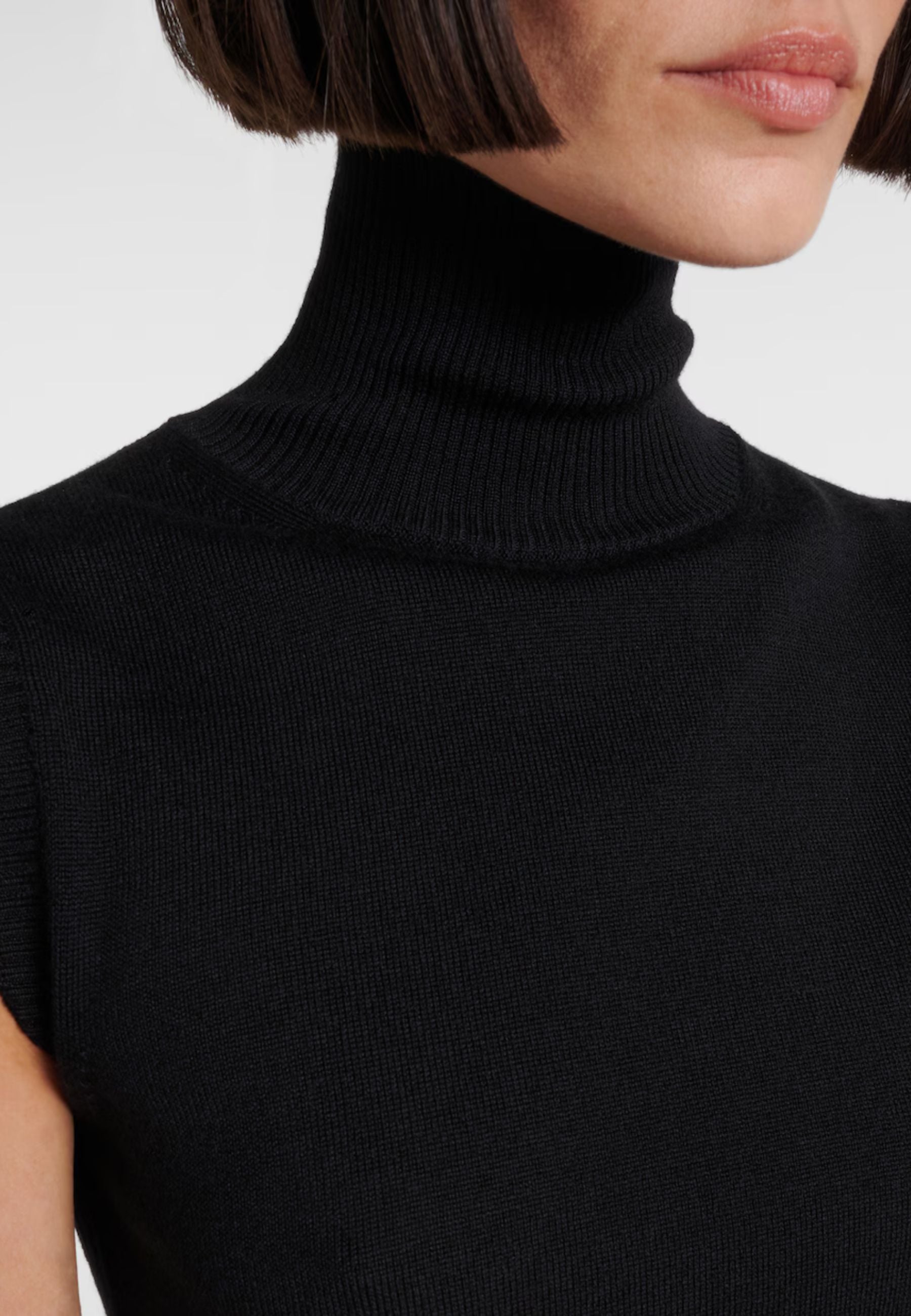 Sportmax Vertigo Top Dolcevita in Lana Vergine Nero