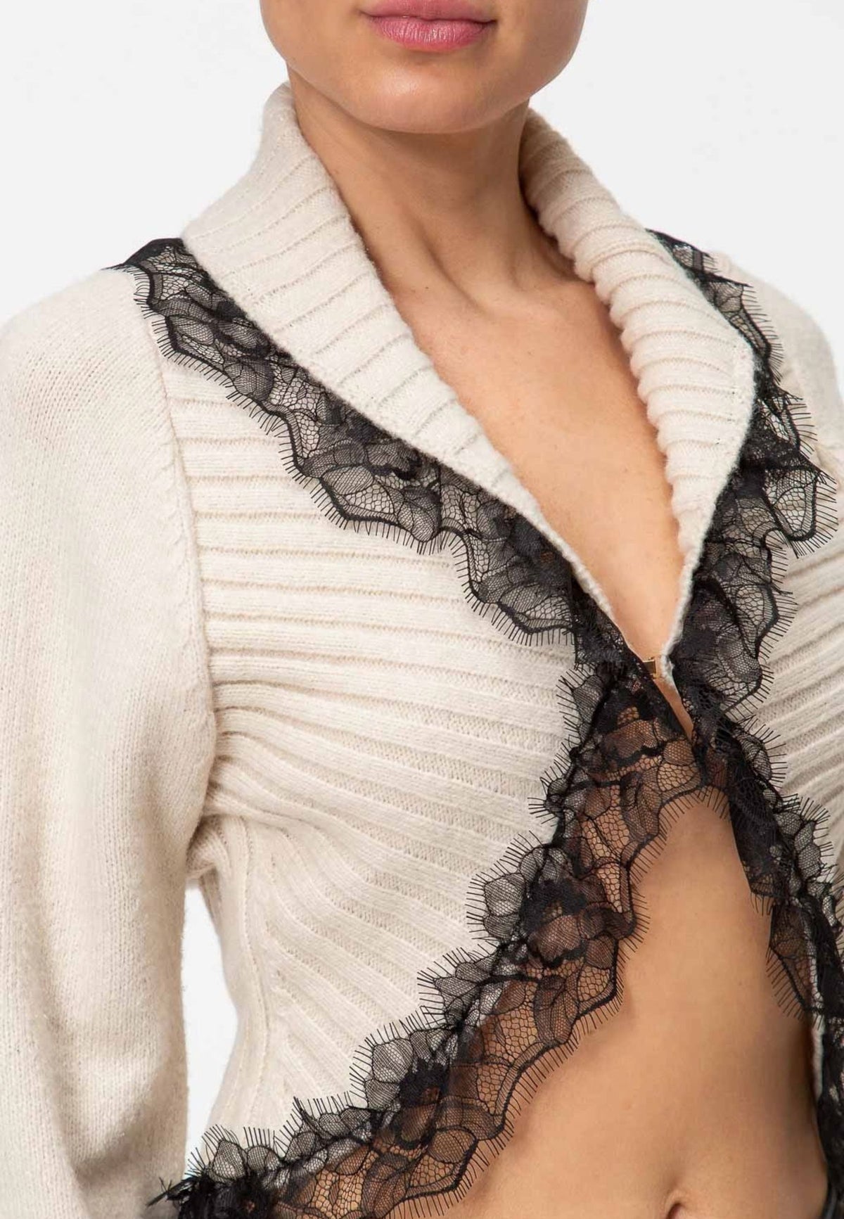 Actitude Coprispalle con pizzo