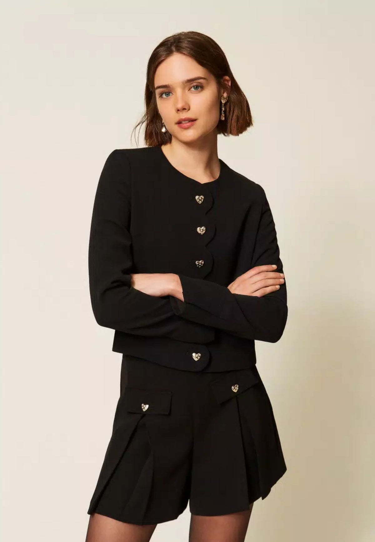 Shorts Twinset in crêpe con bottoni a cuore