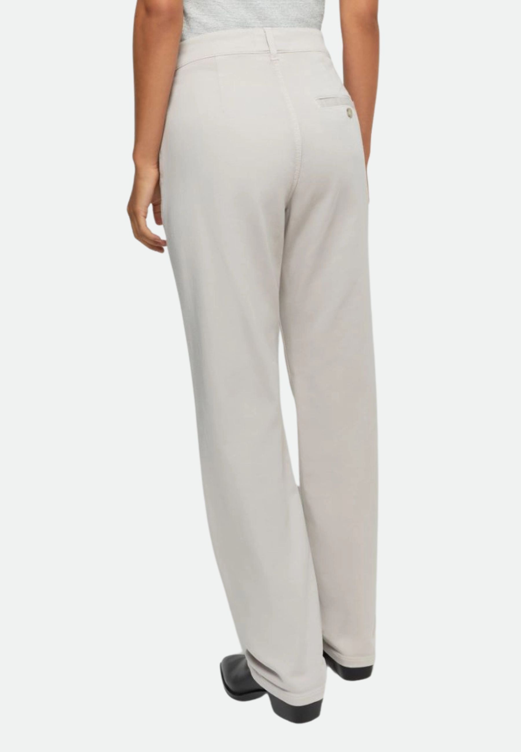 Pantaloni semiaderenti