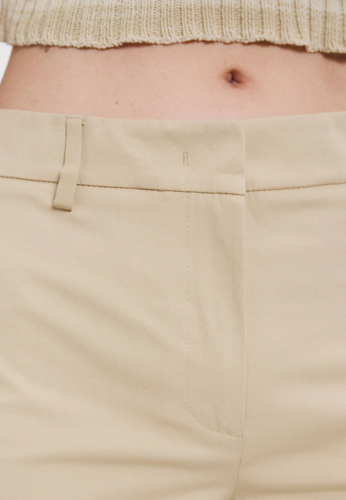 Pantalone slim fit in gabardina stretch