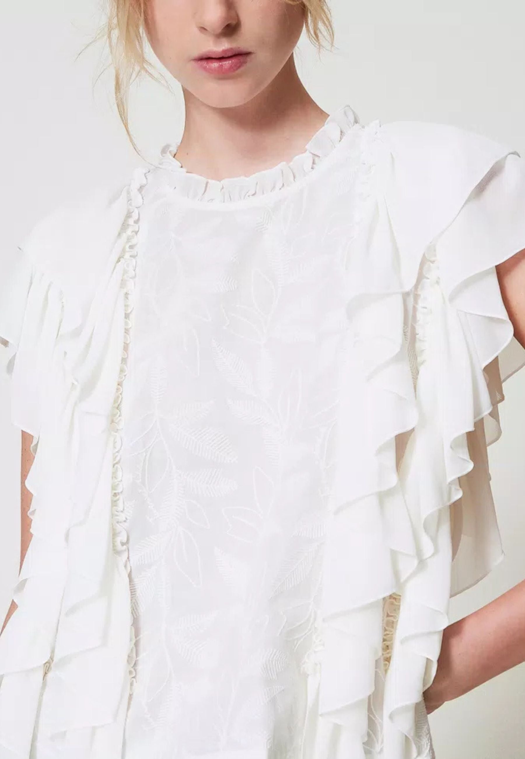 Blusa in mussola con volant e ricamo - Actitude