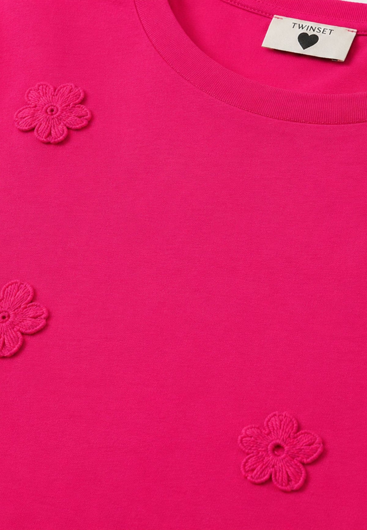 T-shirt fitted con fiori crochet