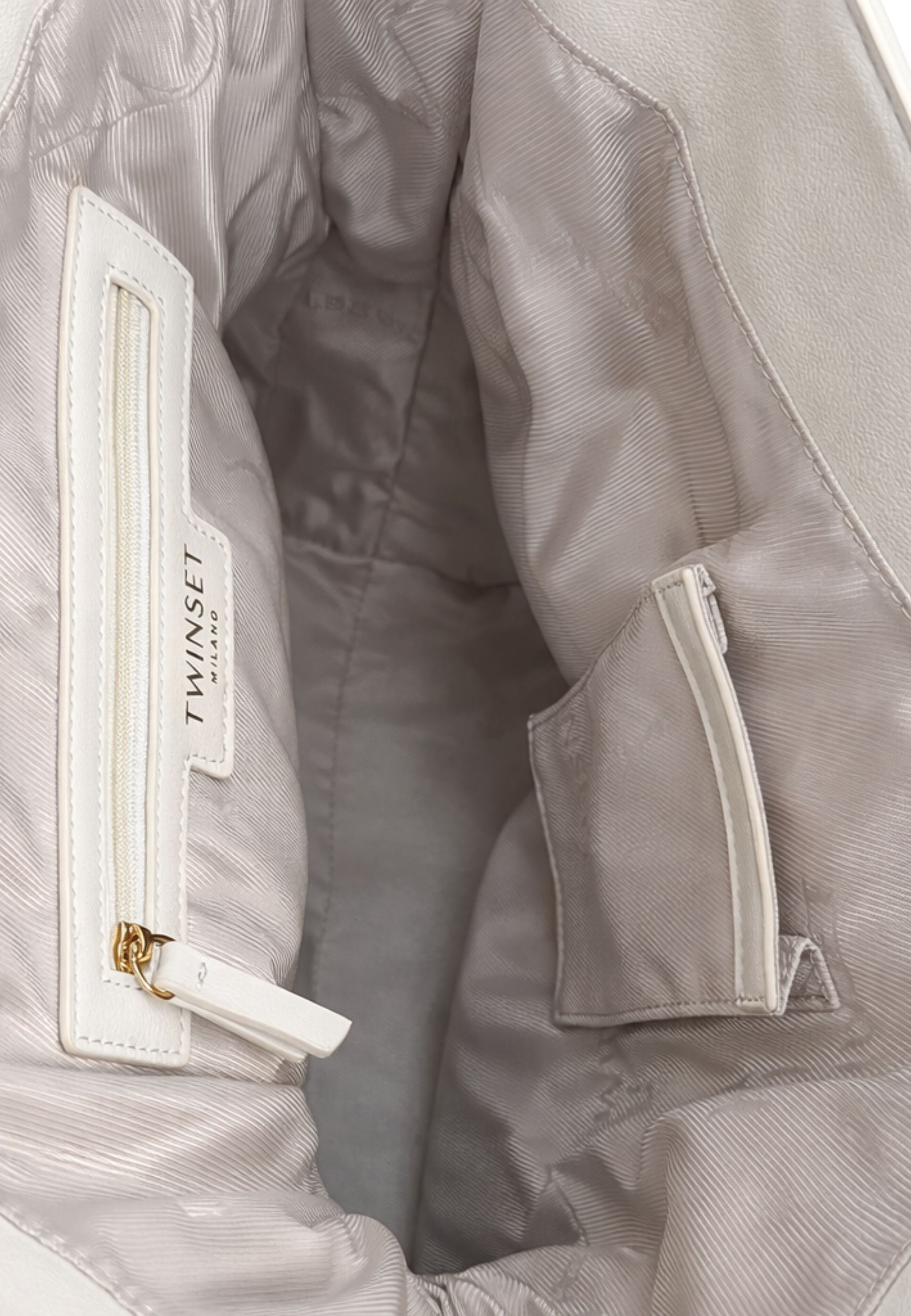 Borsa a spalla con catena e charm