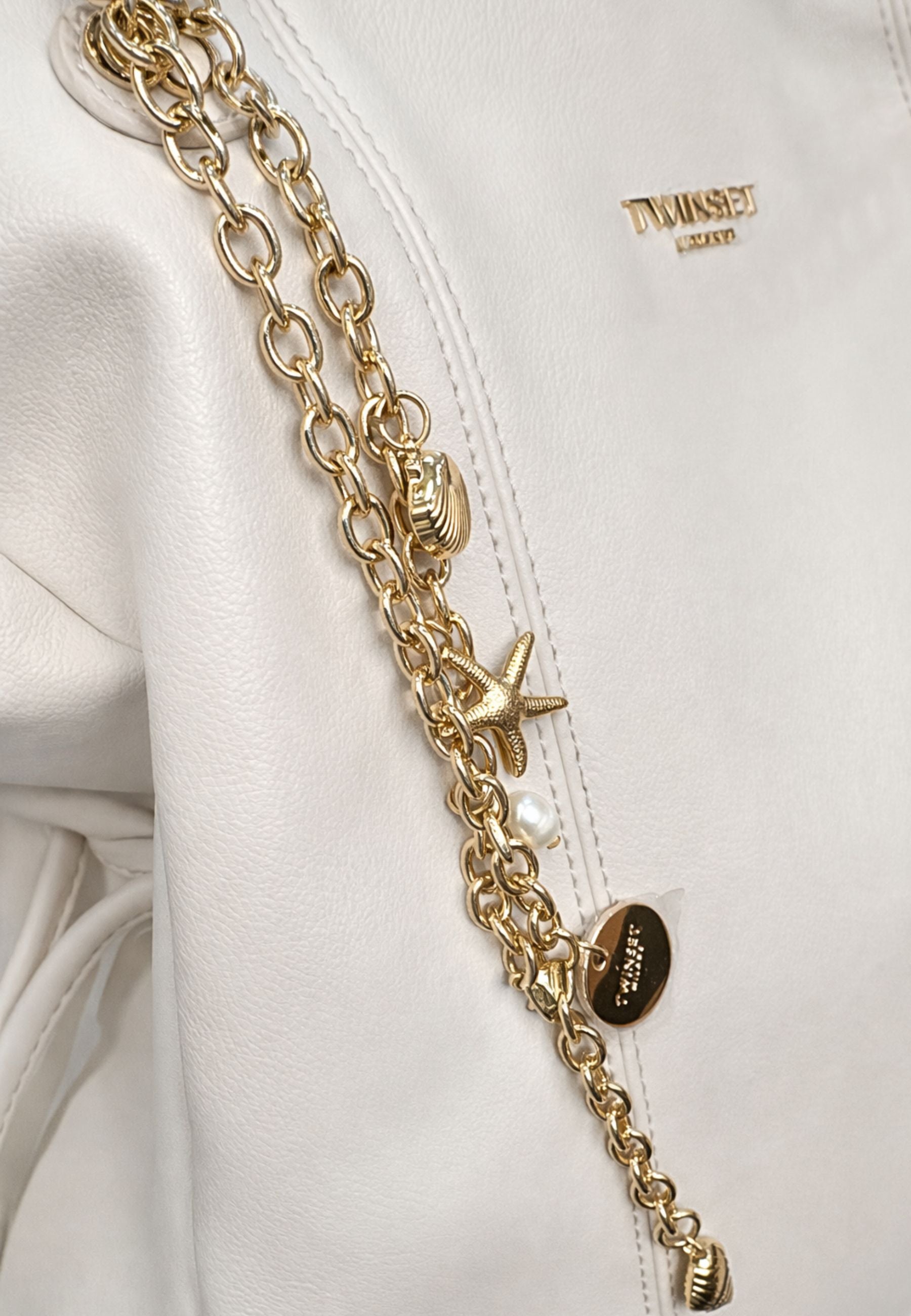 Borsa a spalla con catena e charm