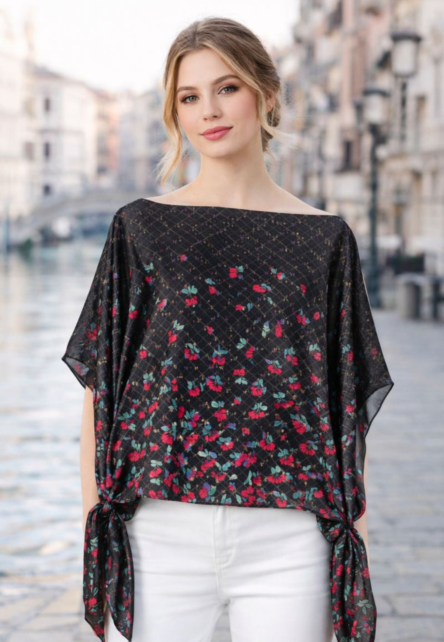 Poncho Twinset stampa Wildflowers nero