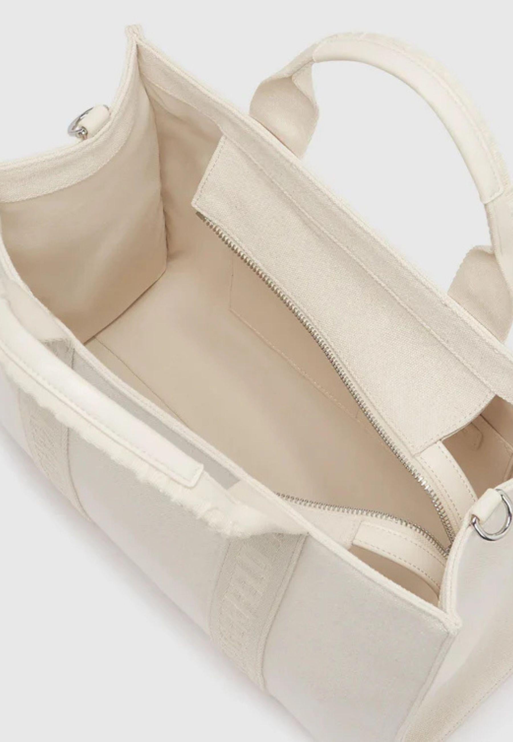 KARL LAGERFELD - Borsa Tote Quadrata con Spilla Ikon Choupette