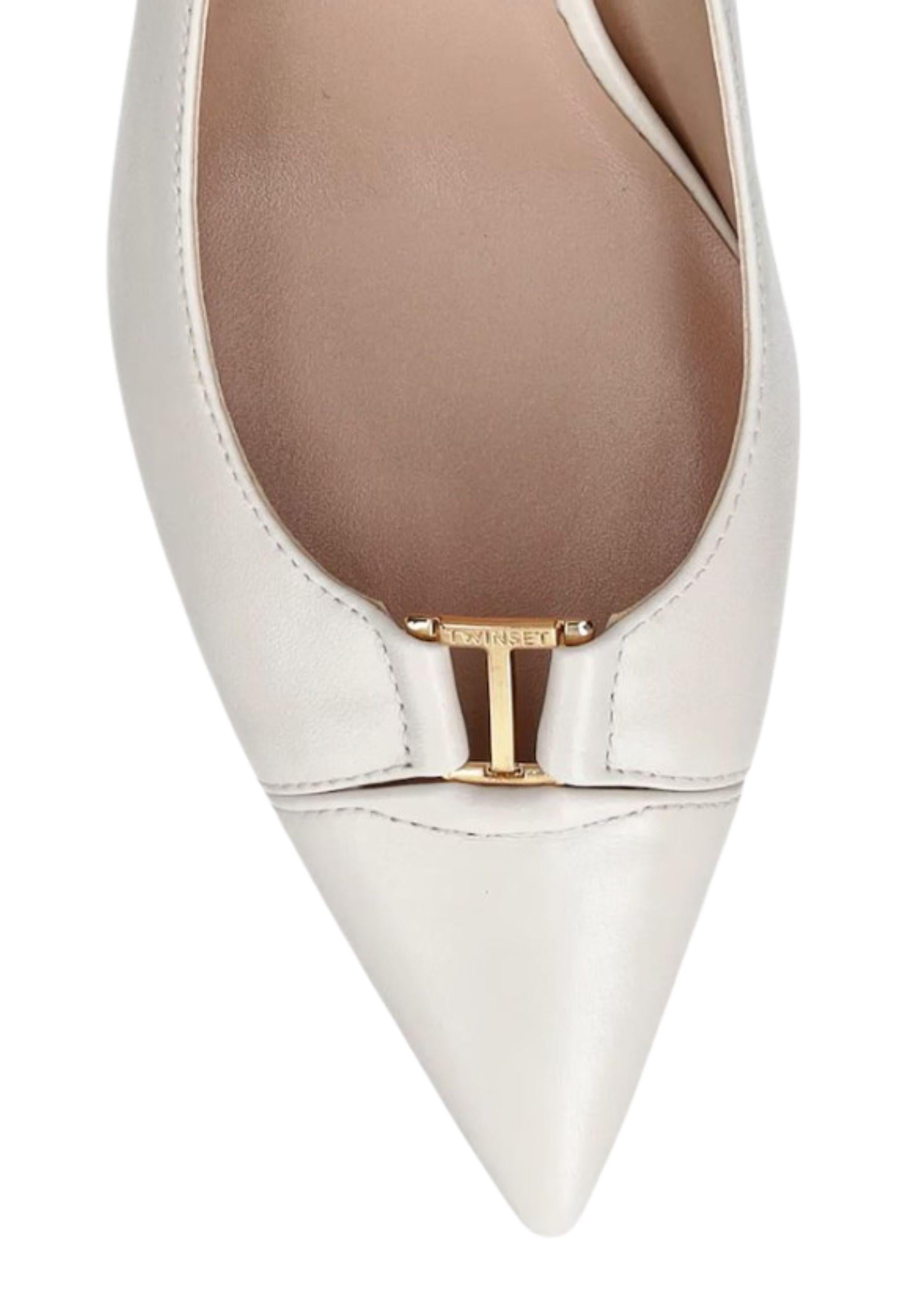 Décolleté medie in pelle con logo in metallo