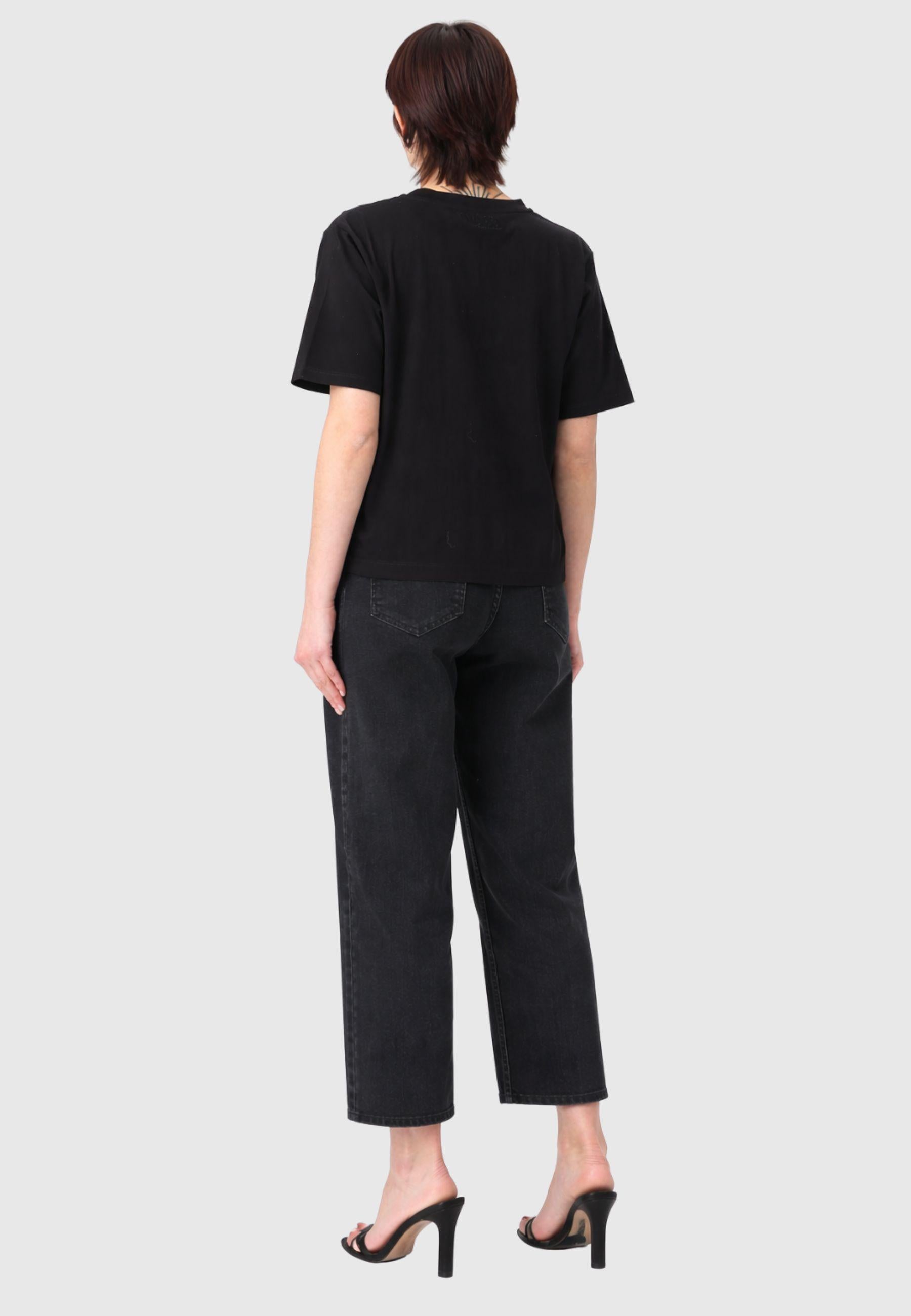 T-shirt cropped con ricami