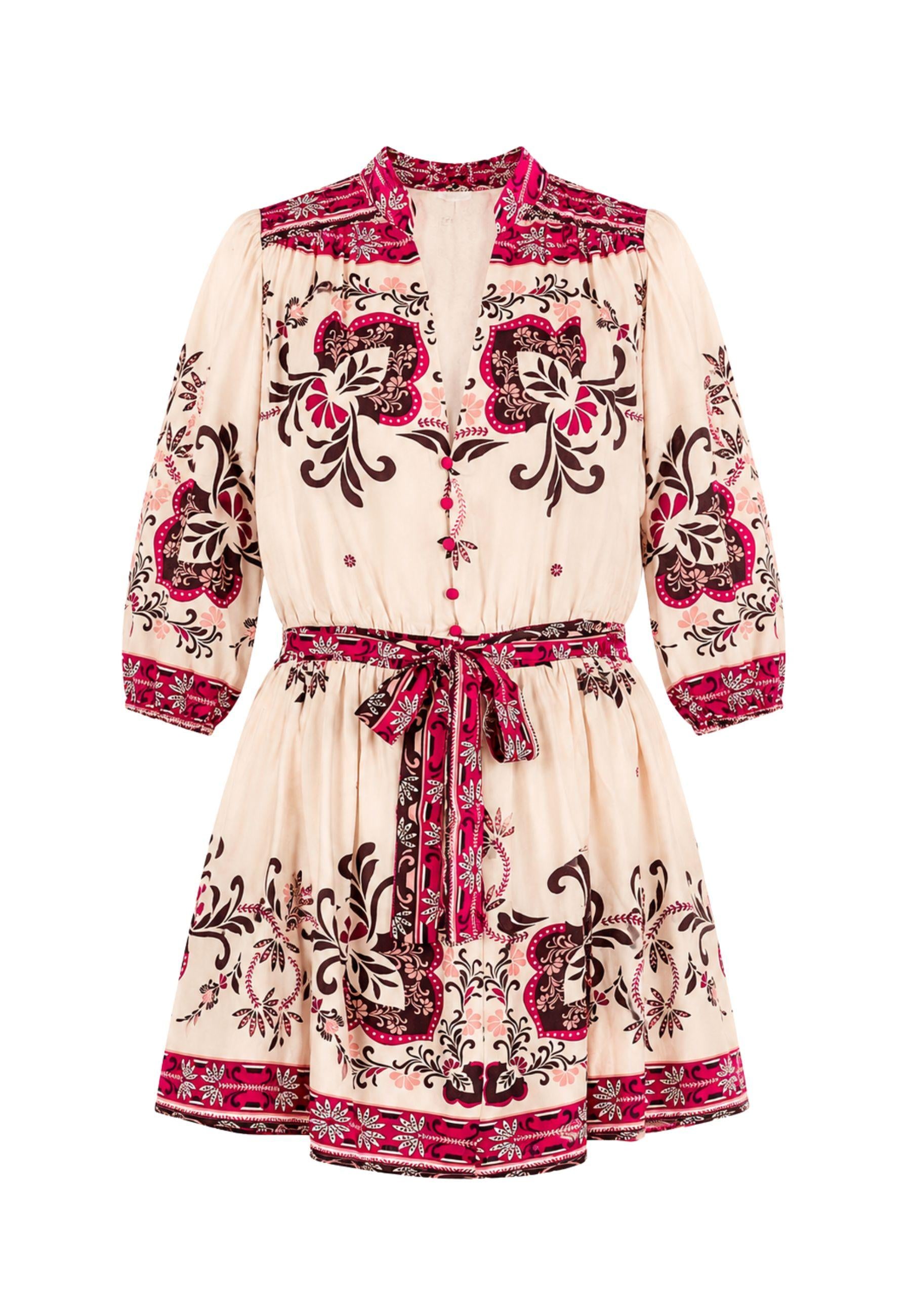 Abito corto fantasia con cintura - Stile boho chic e femminile