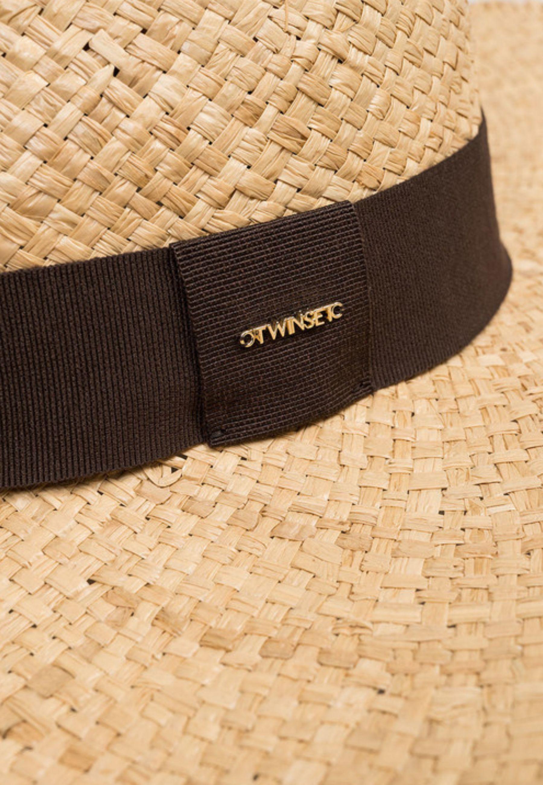 Cappello in paglia a tesa larga
