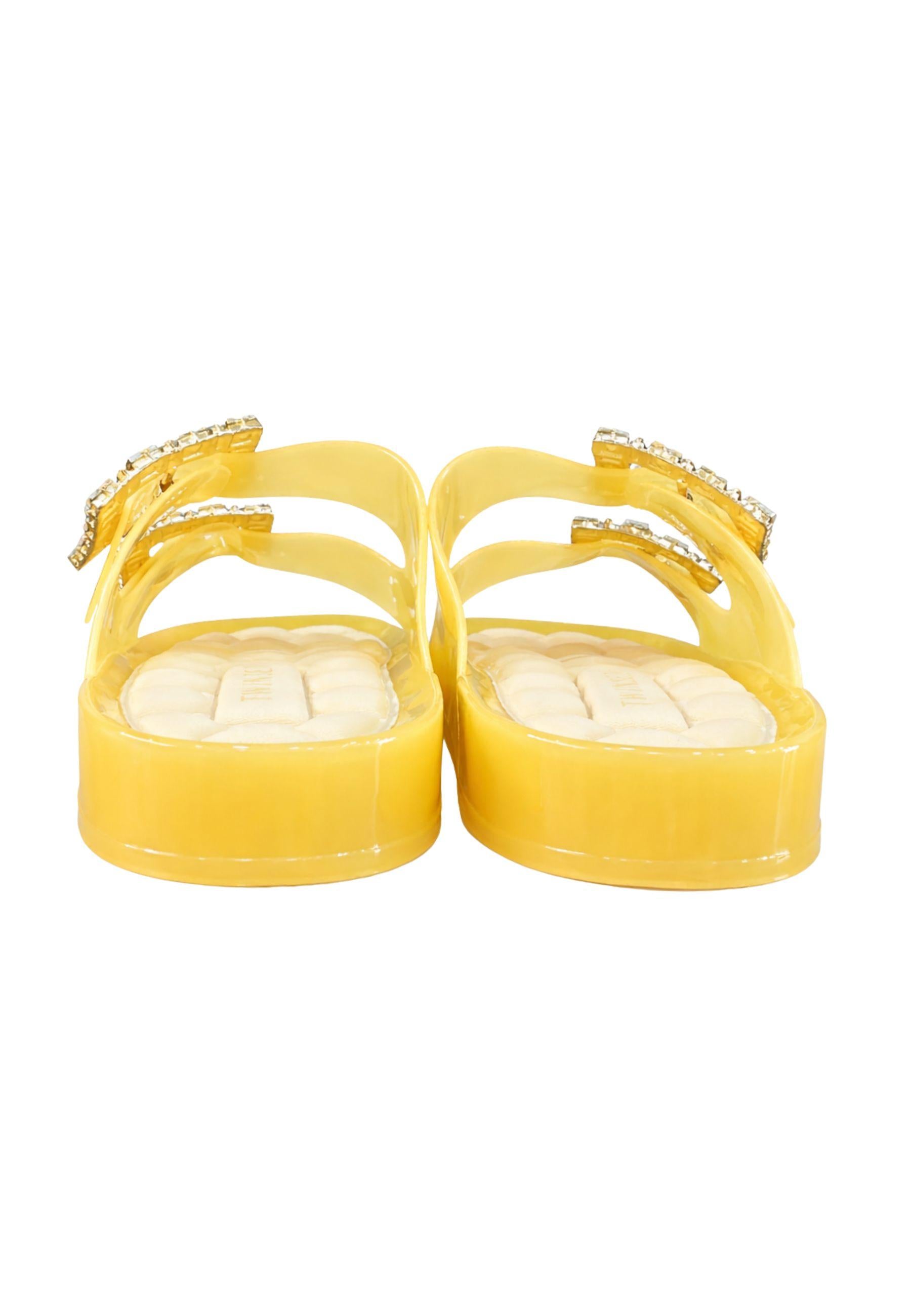Sandali flat con maxi fibbie gioiello