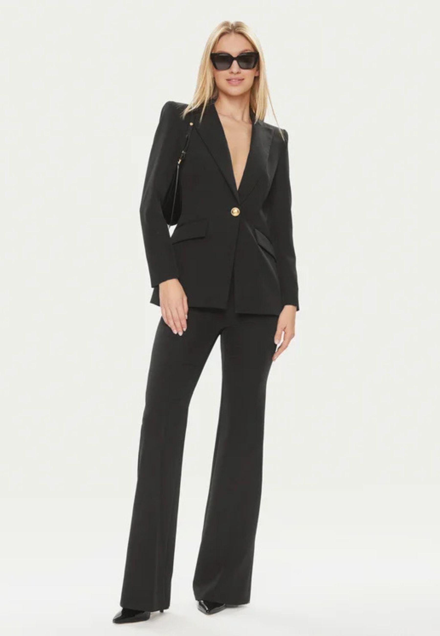 Pantalone nero a vita alta con gamba flare
