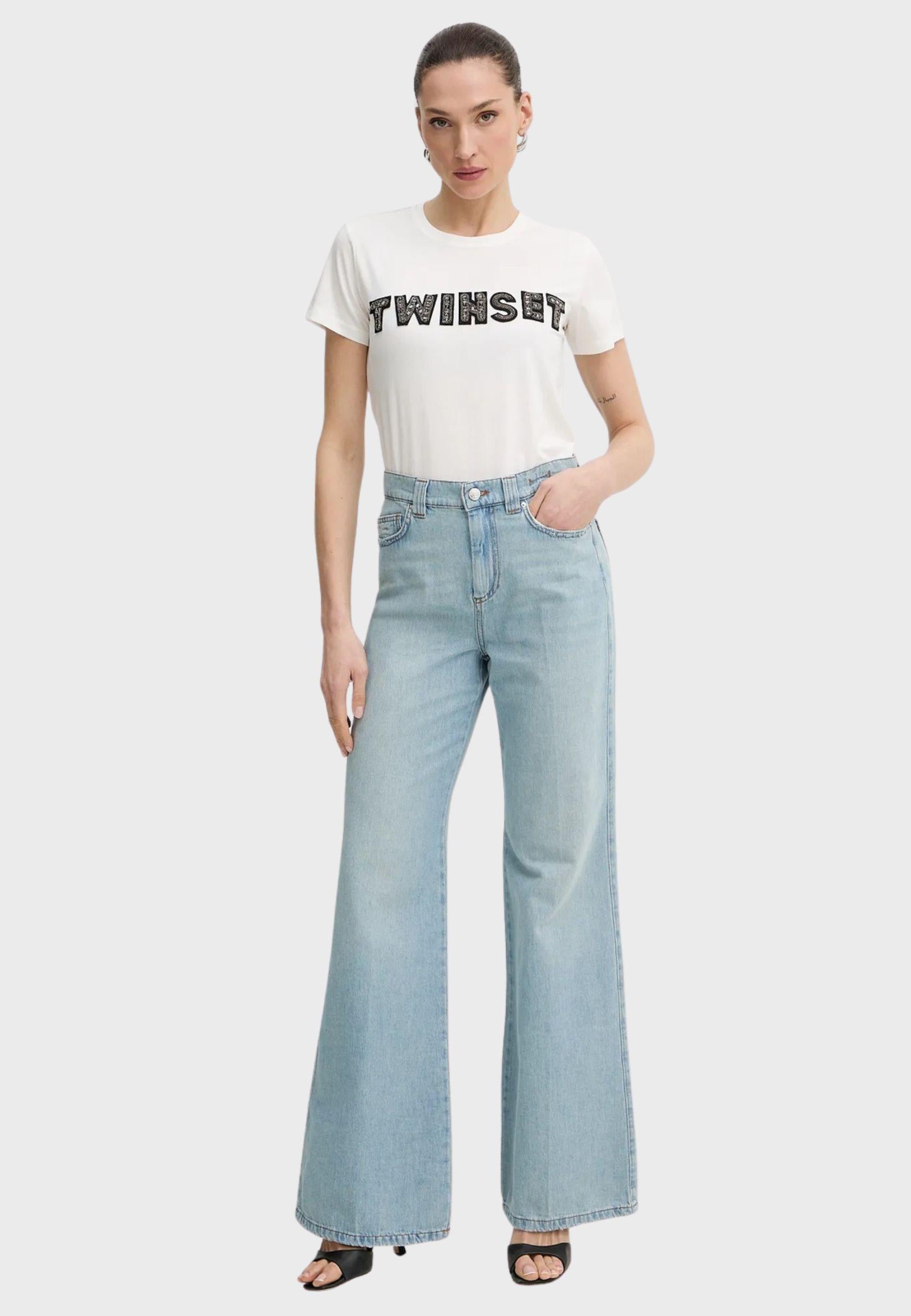 T-shirt con Logo Patch Ricamato