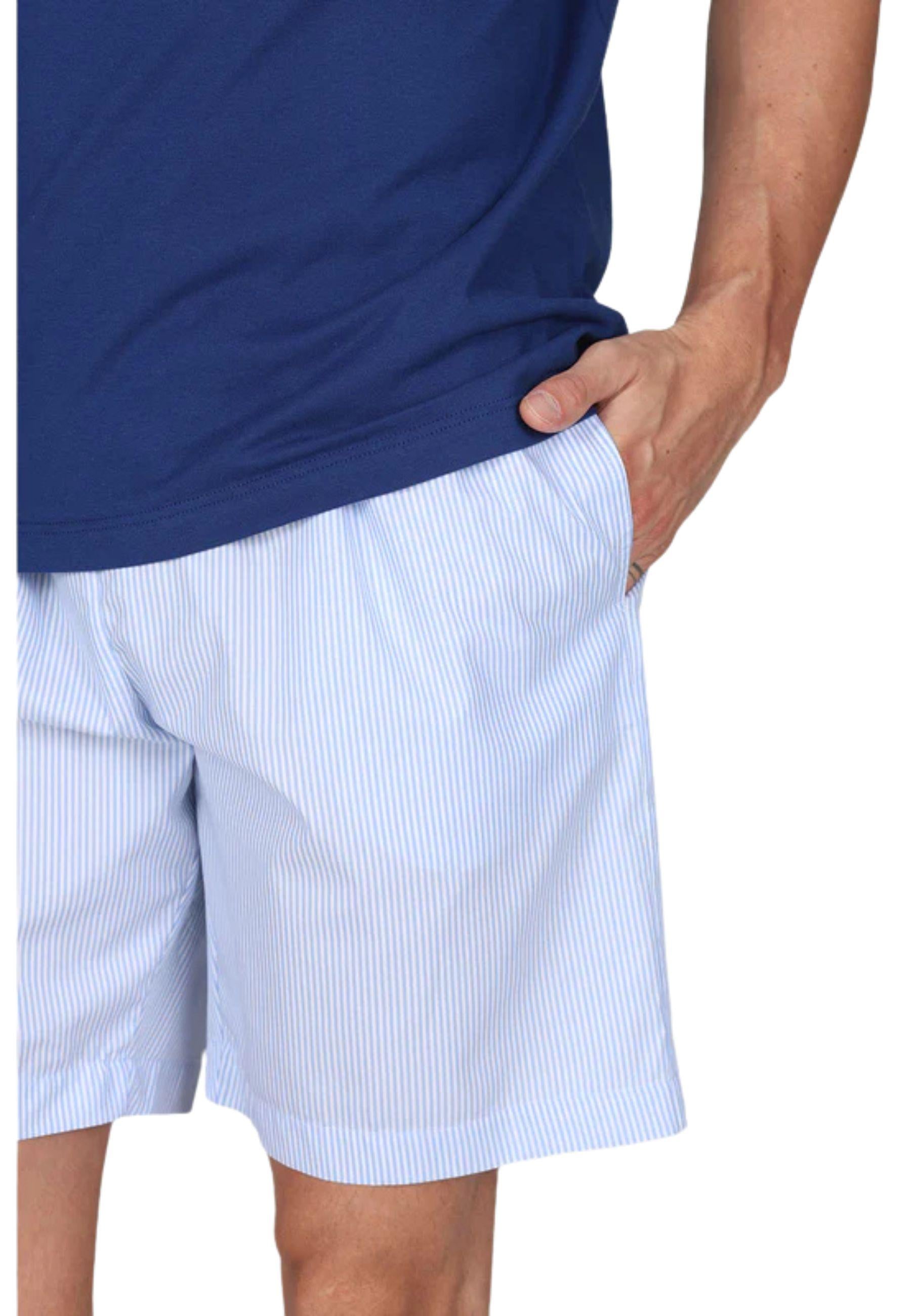 Pigiama corto serafino in popeline e jersey bluette, per un comfort contemporaneo