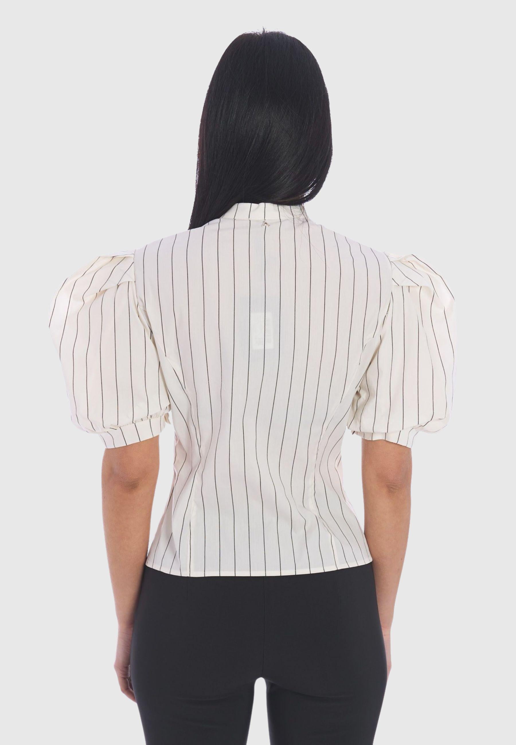 Camicia in popeline a righe con macramè