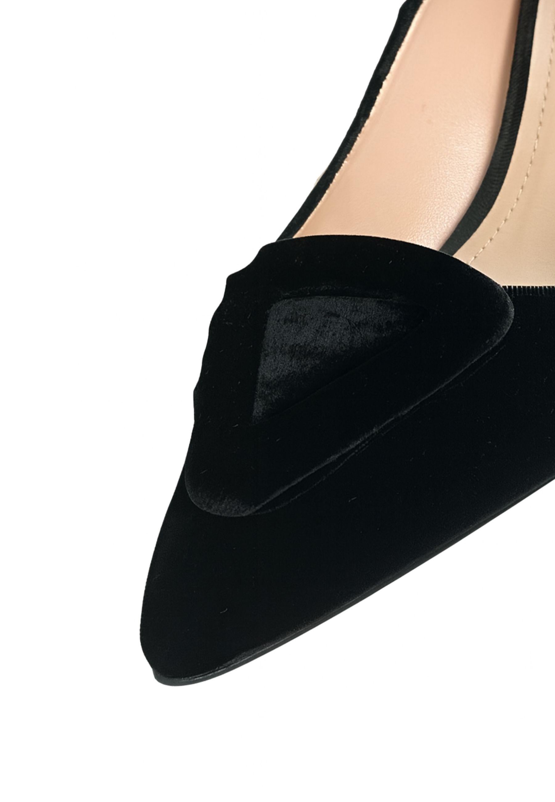 Décolleté in velluto nero