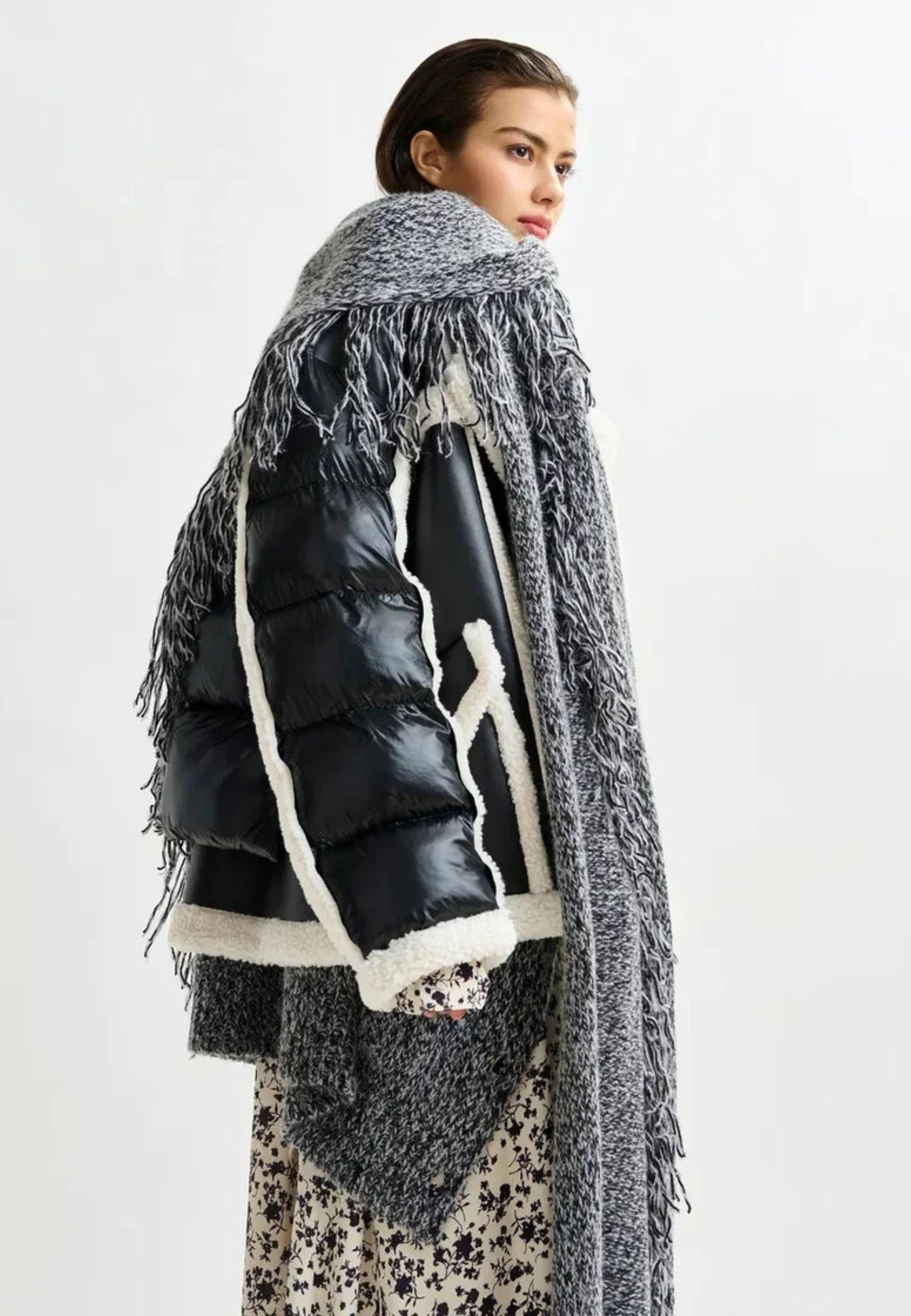 Essentiel Antwerp Ifie Faux Fur Puffer Jacket - Giacca oversize black/white con effetto shearling e maniche puffer