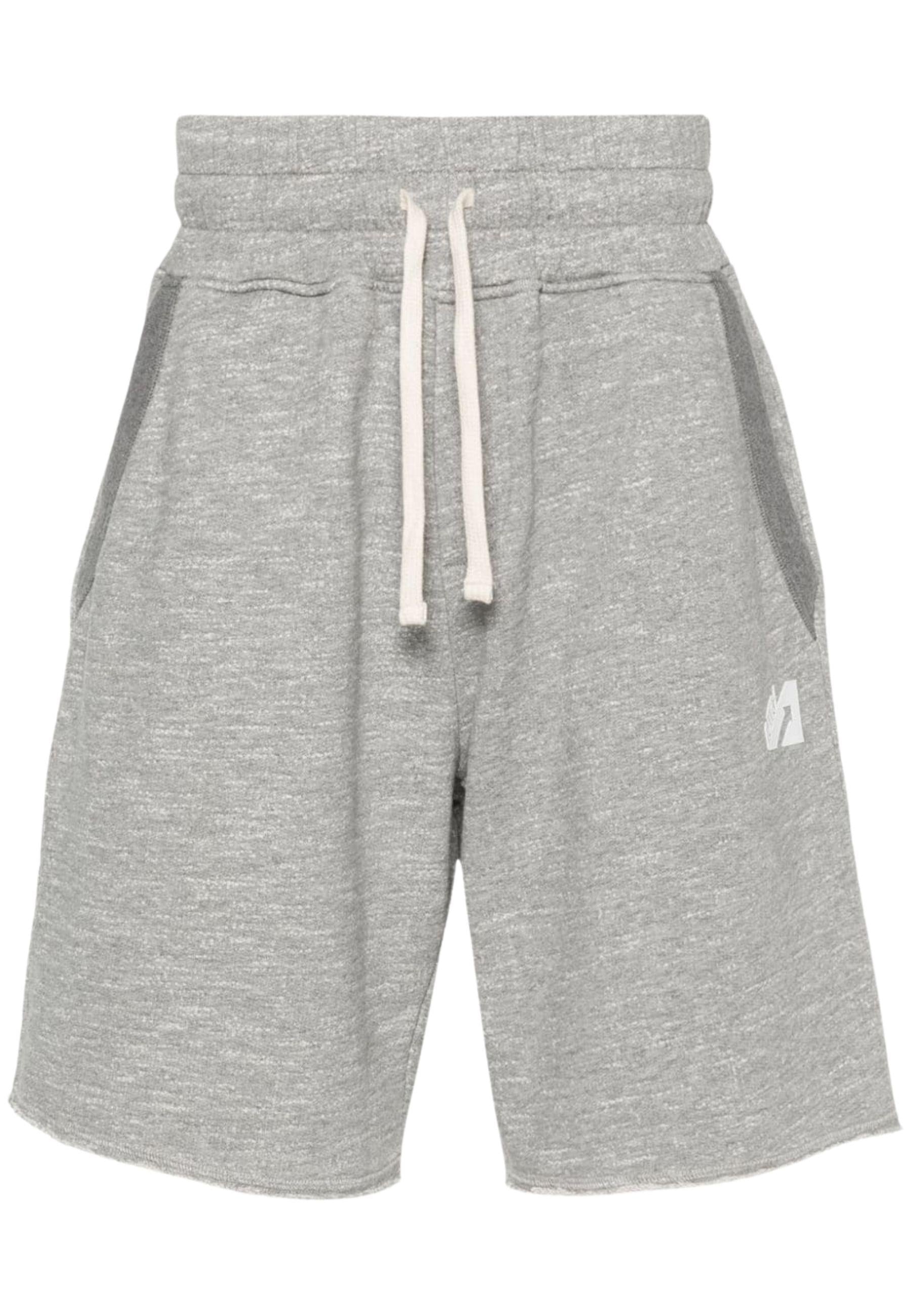 Shorts con applicazione