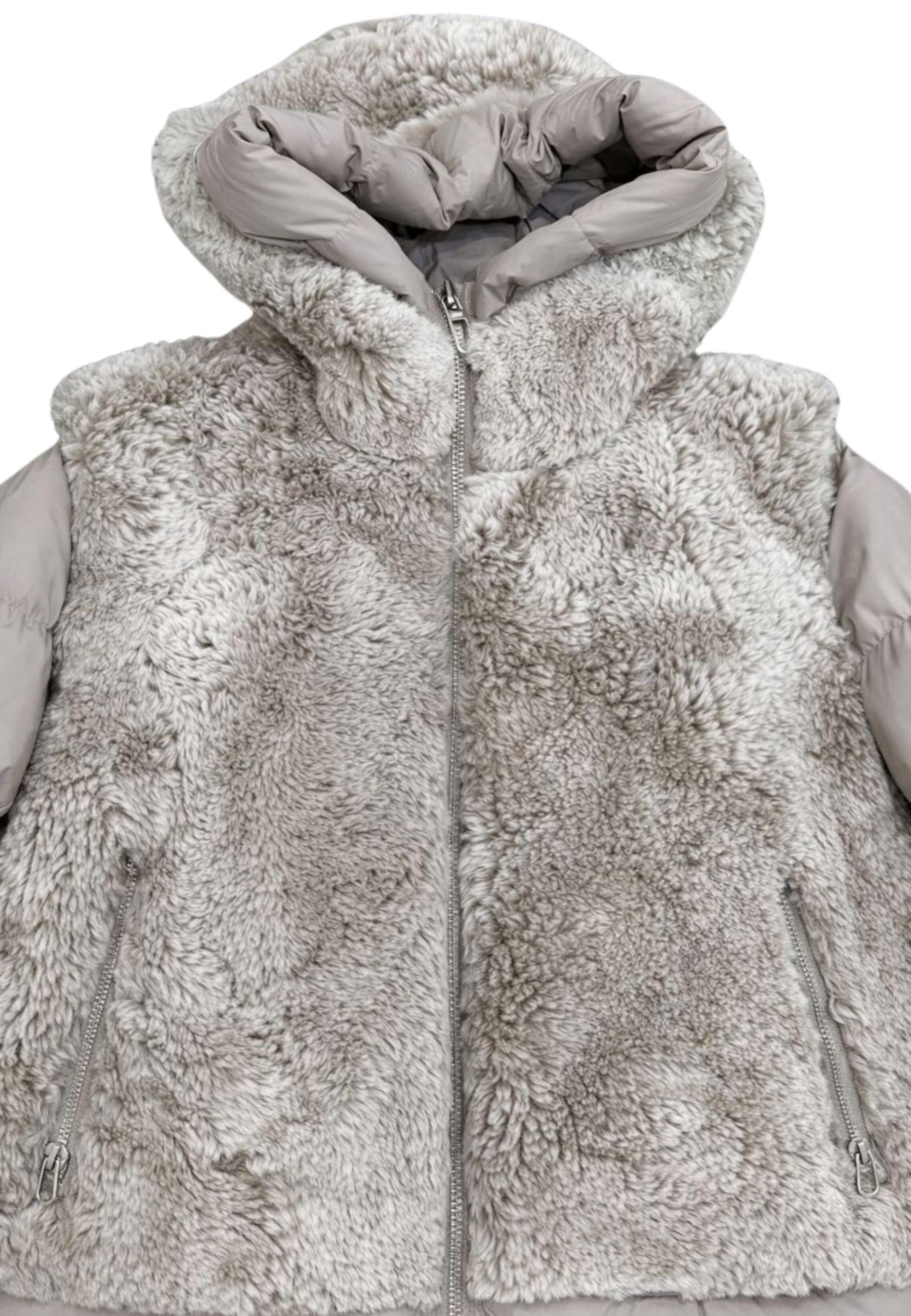 Piumino con inserti in pelle di pecora