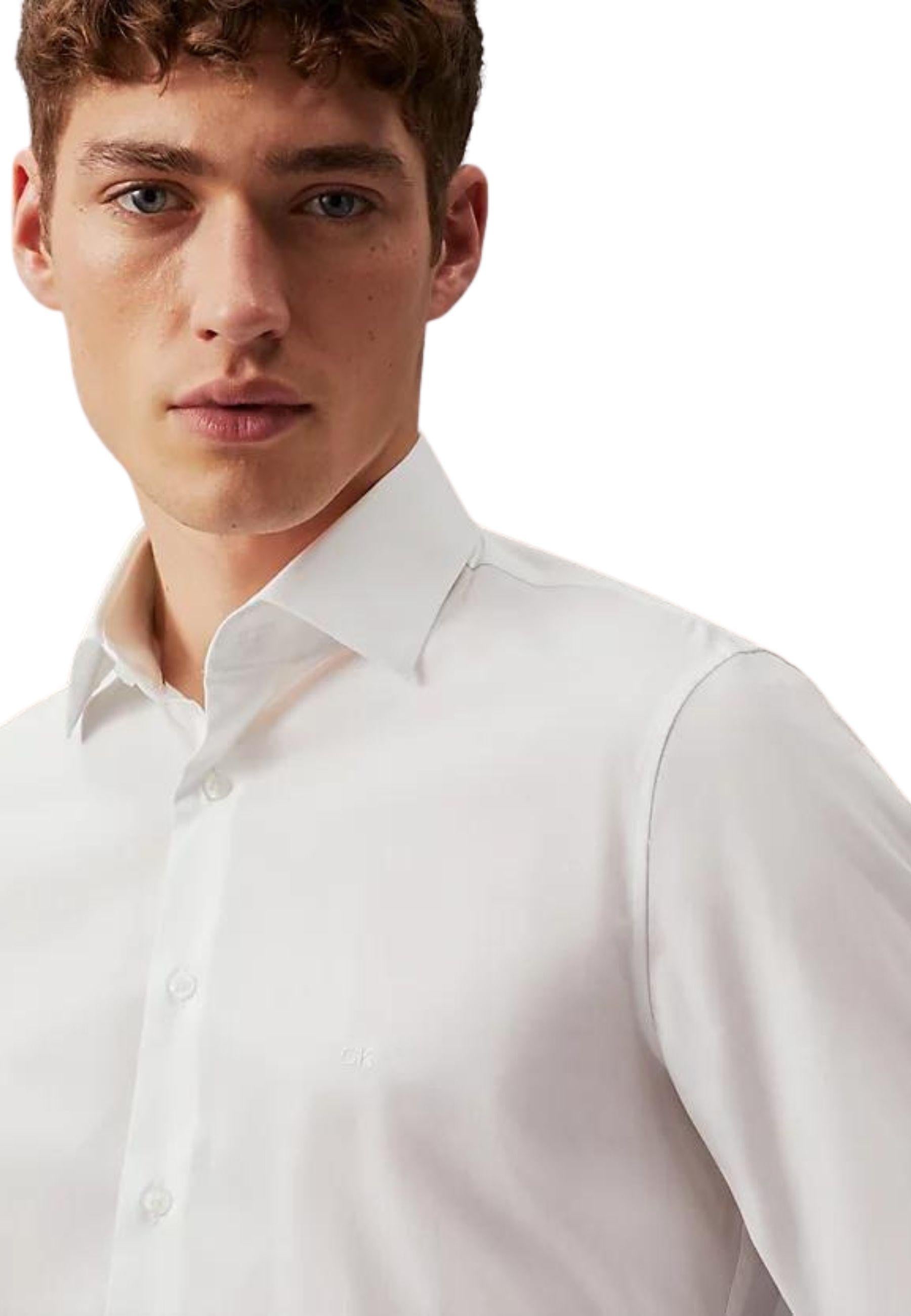 Camicia aderente elasticizzata in popeline