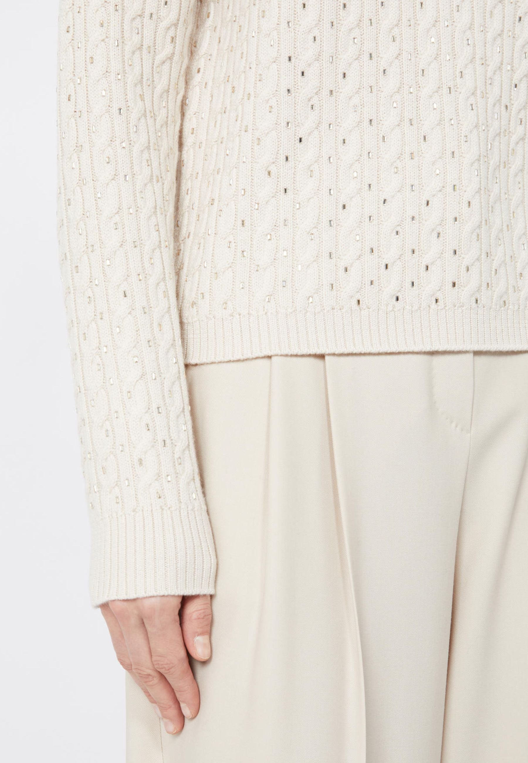 Maglia girocollo in lana con ricami 