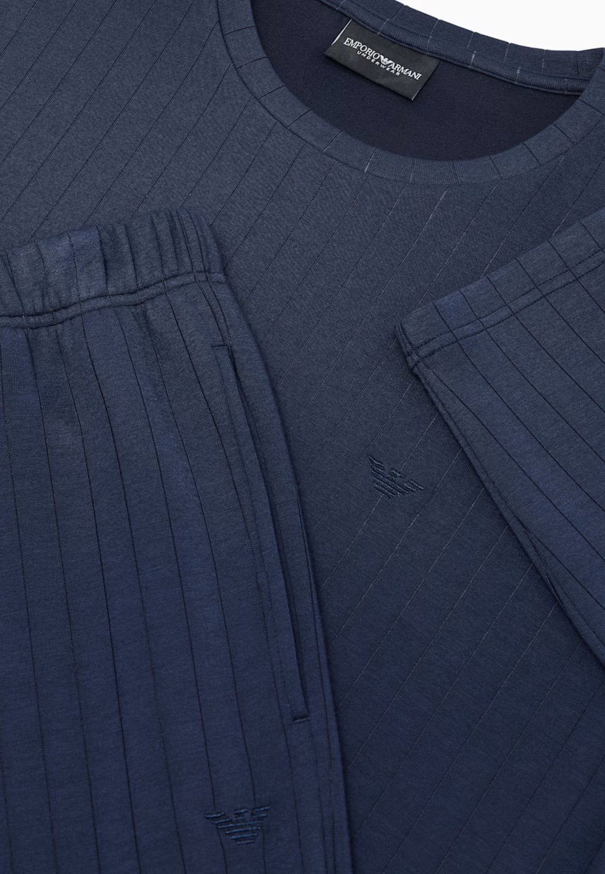 Emporio Armani - Pigiama lungo Winter Stripe in jersey di modal 