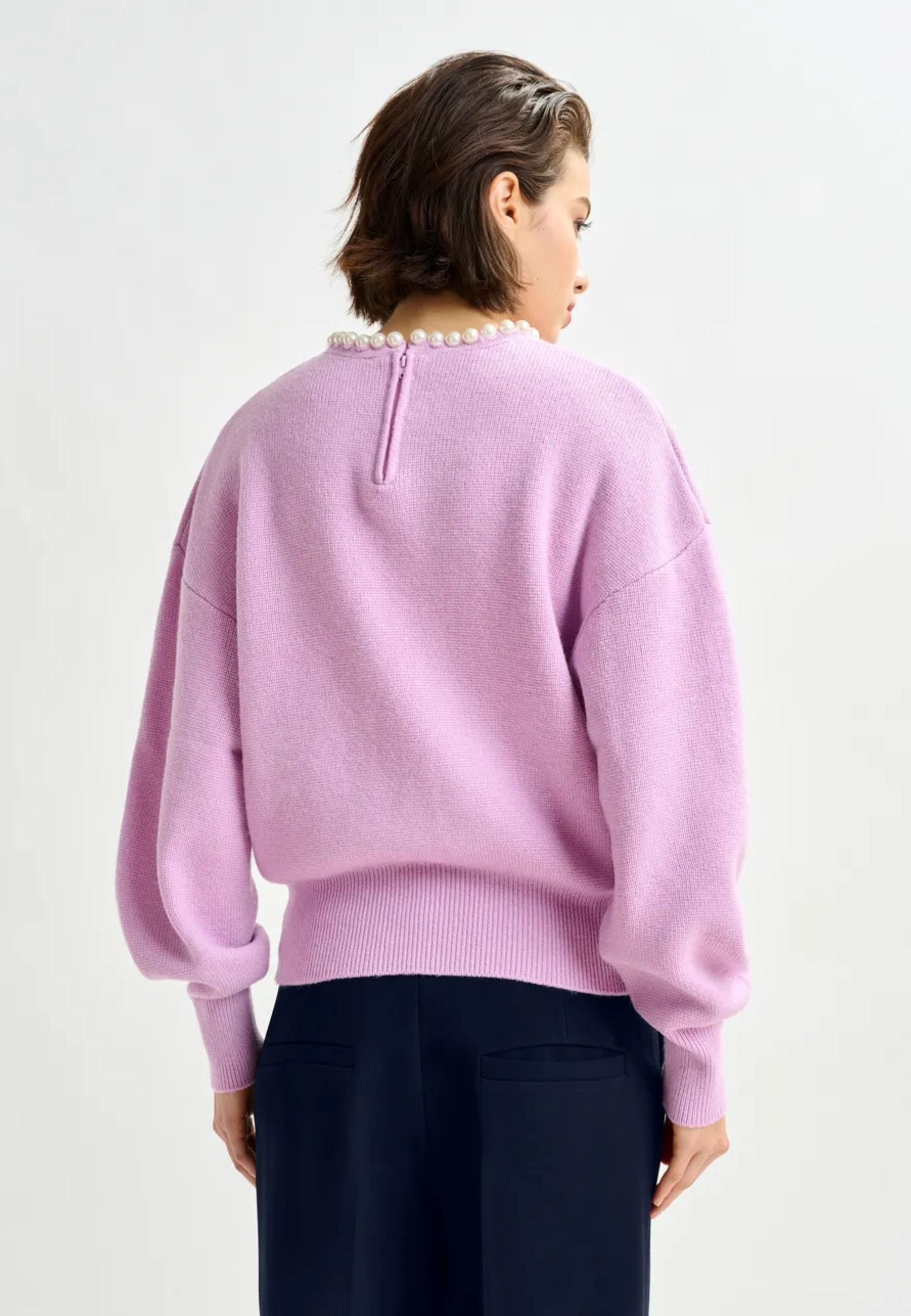 Essentiel Antwerp - Maglione rosa con perle 