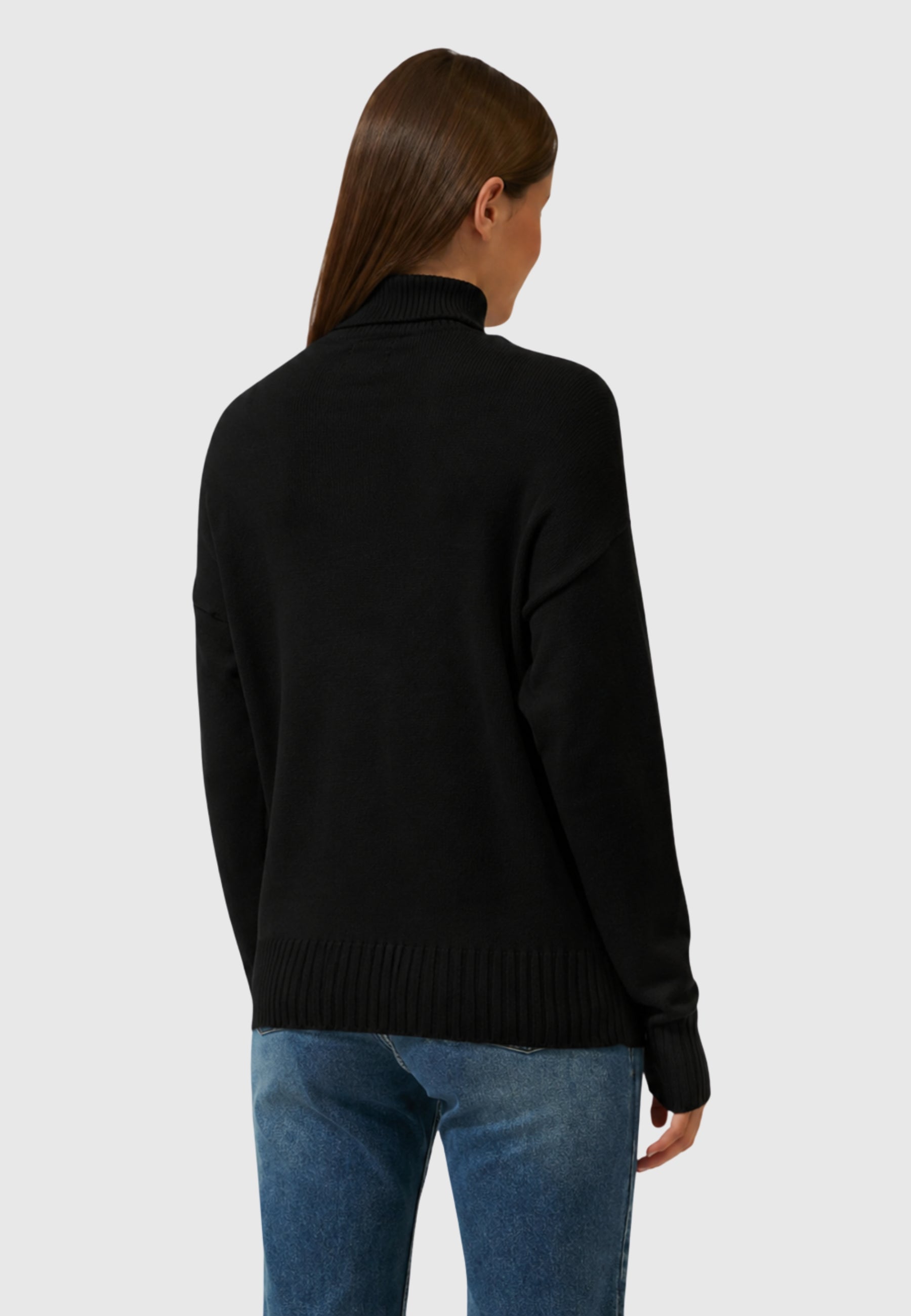 Influencer- Maglia Dolcevita a Trecce 