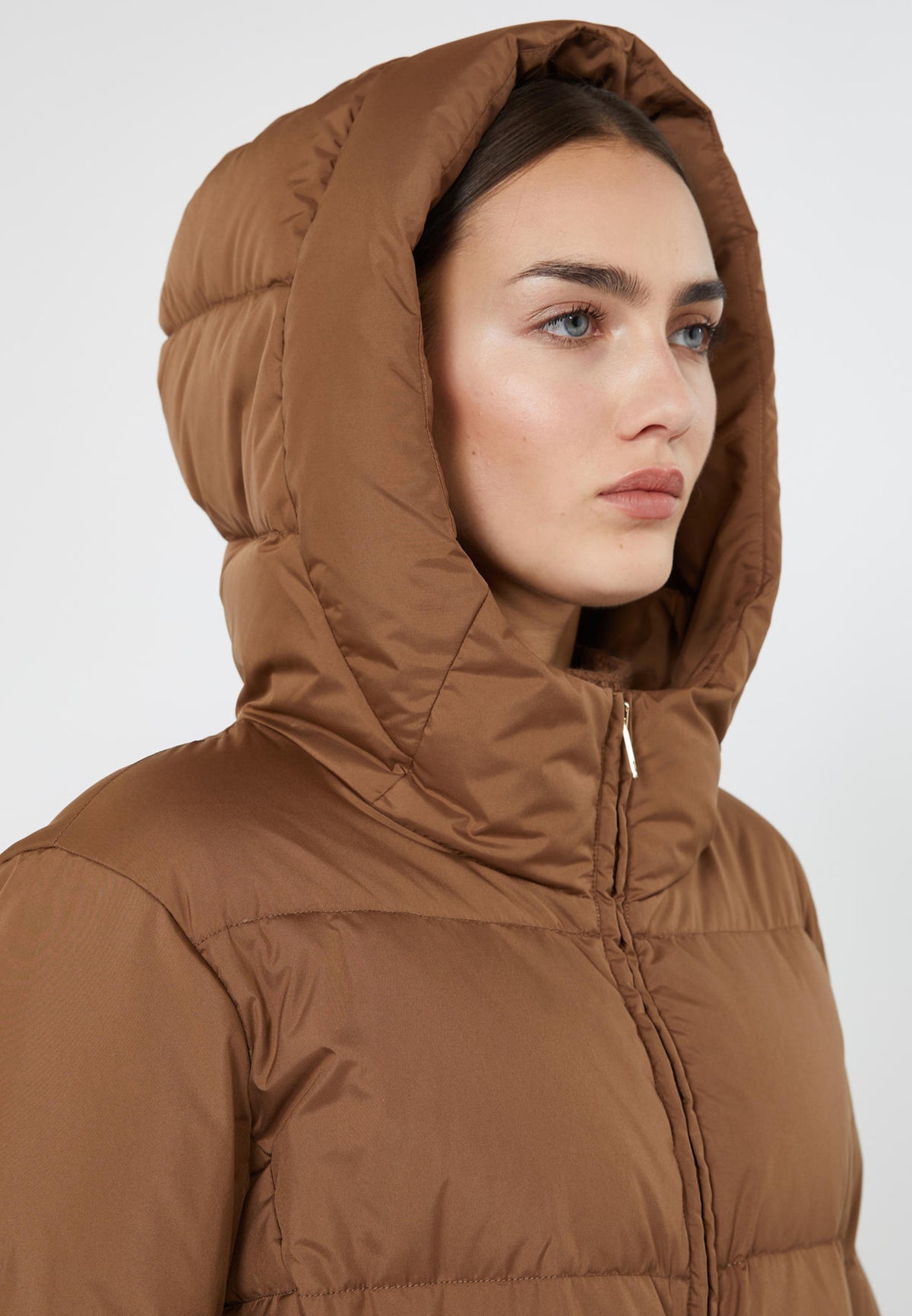 Max Mara Studio - Piumino corto con cappuccio e cintura 