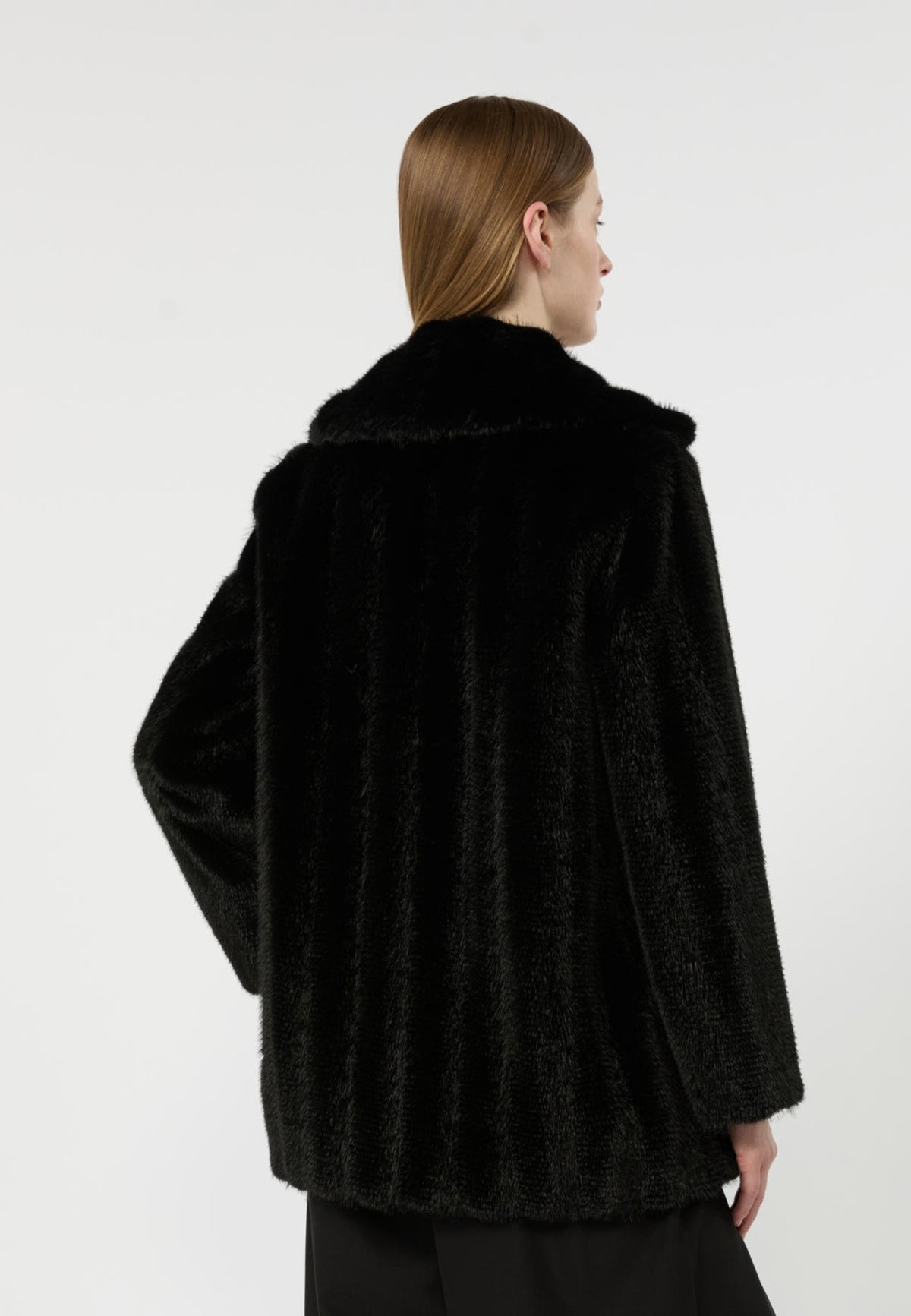 Max Mara Studio Cappotto Corto Svasato in Tessuto Soffice 