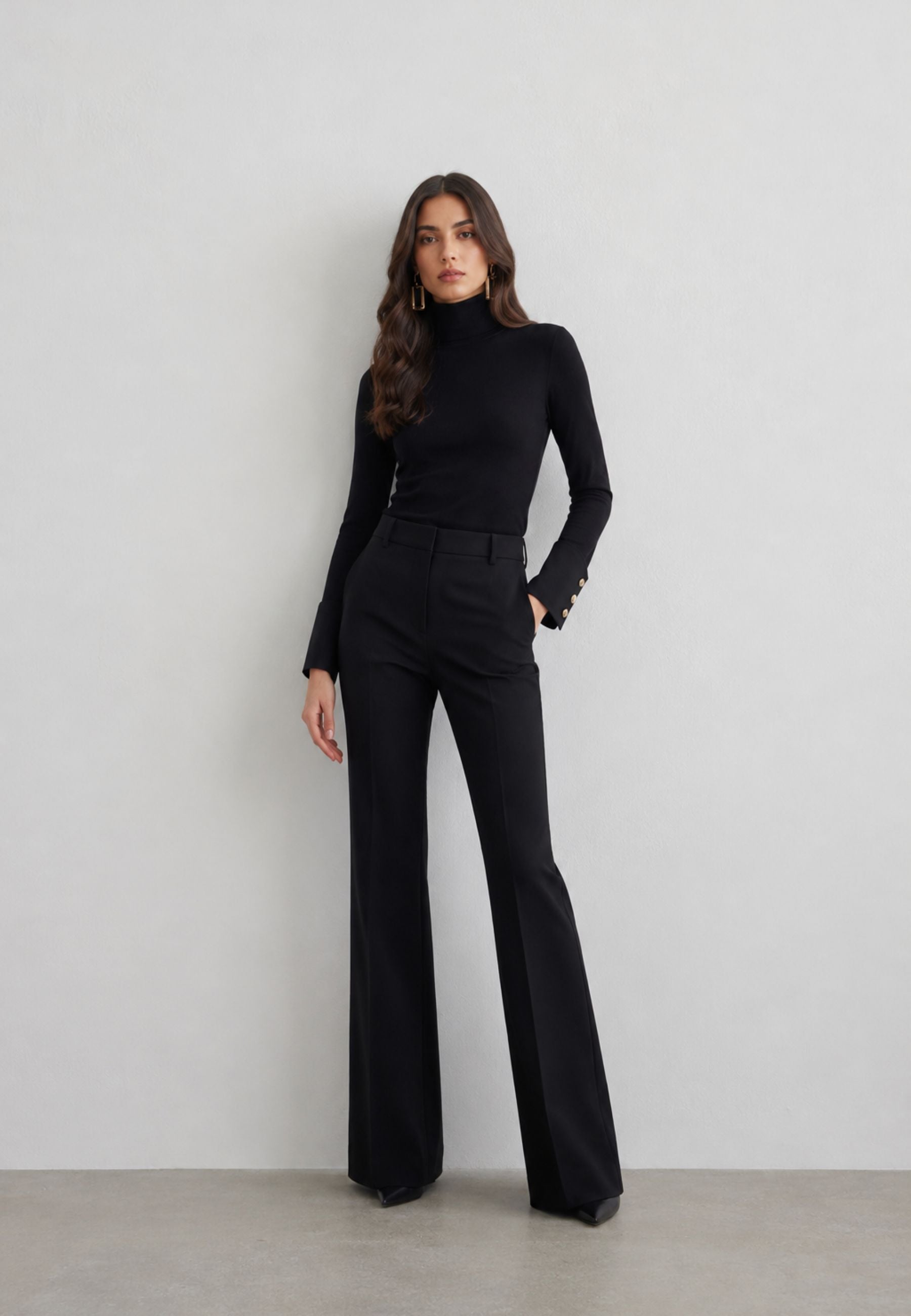 Monique Garçonne - Pantaloni in twill tecnico a zampa 