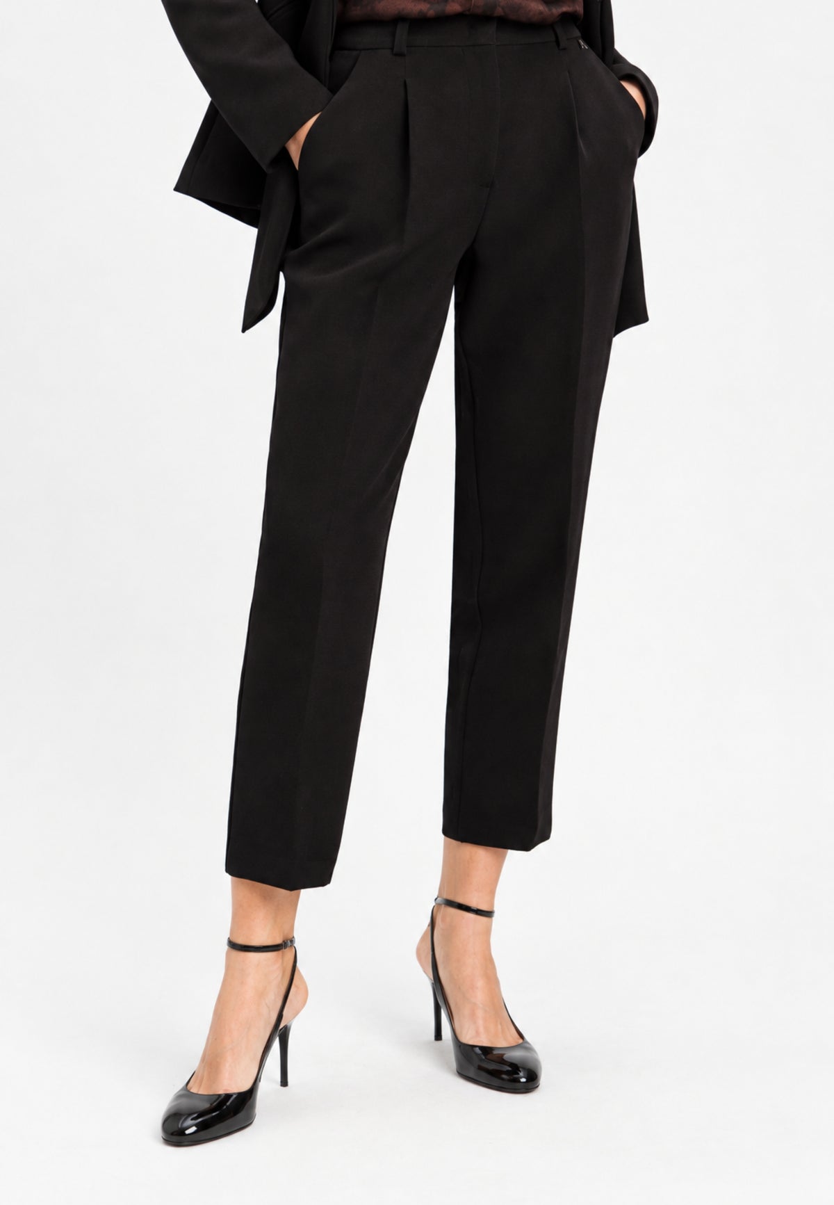 Actitude Twinset - Pantaloni Cropped Slim Fit con Pince Neri 