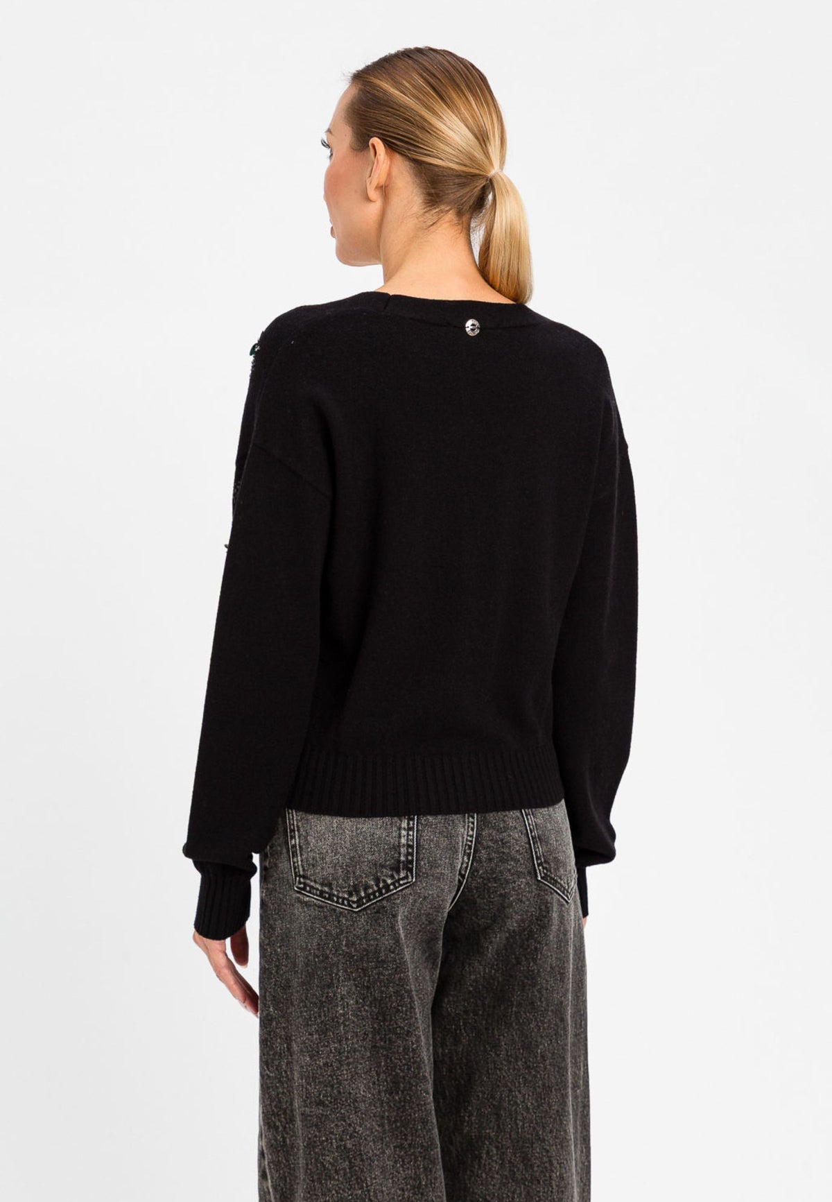 ACTITUDE - Cardigan nero con applicazioni gioiello 