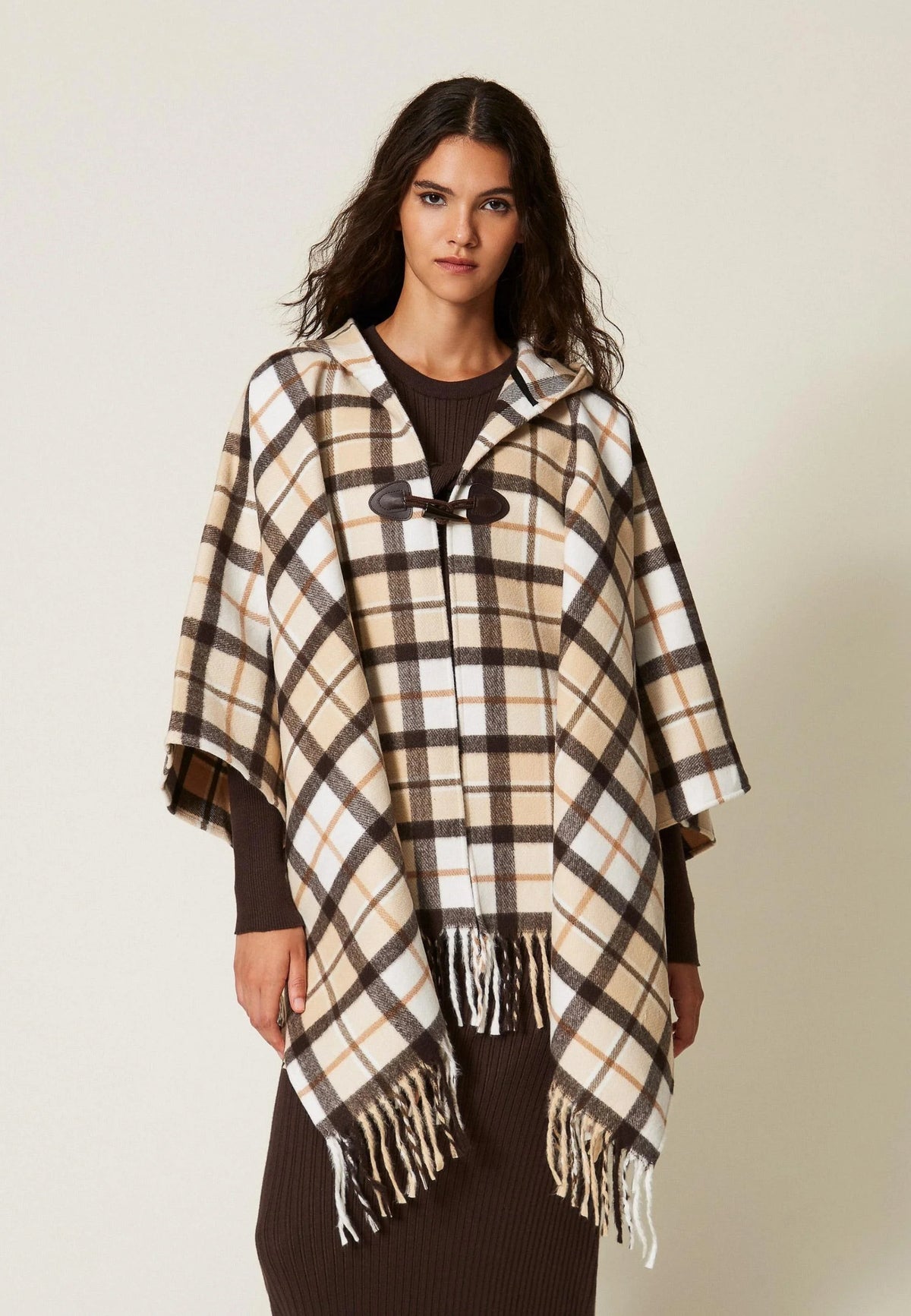 Poncho Jacquard Check Beige Dune con Alamaro e Frange 