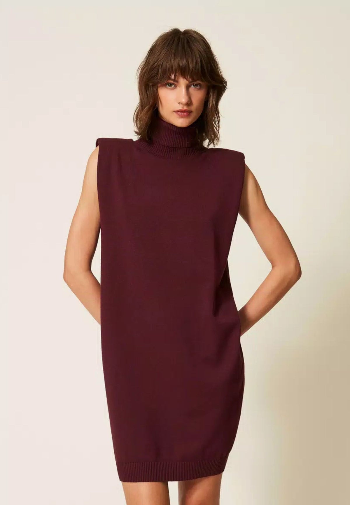 Abito corto Twinset smanicato in maglia 