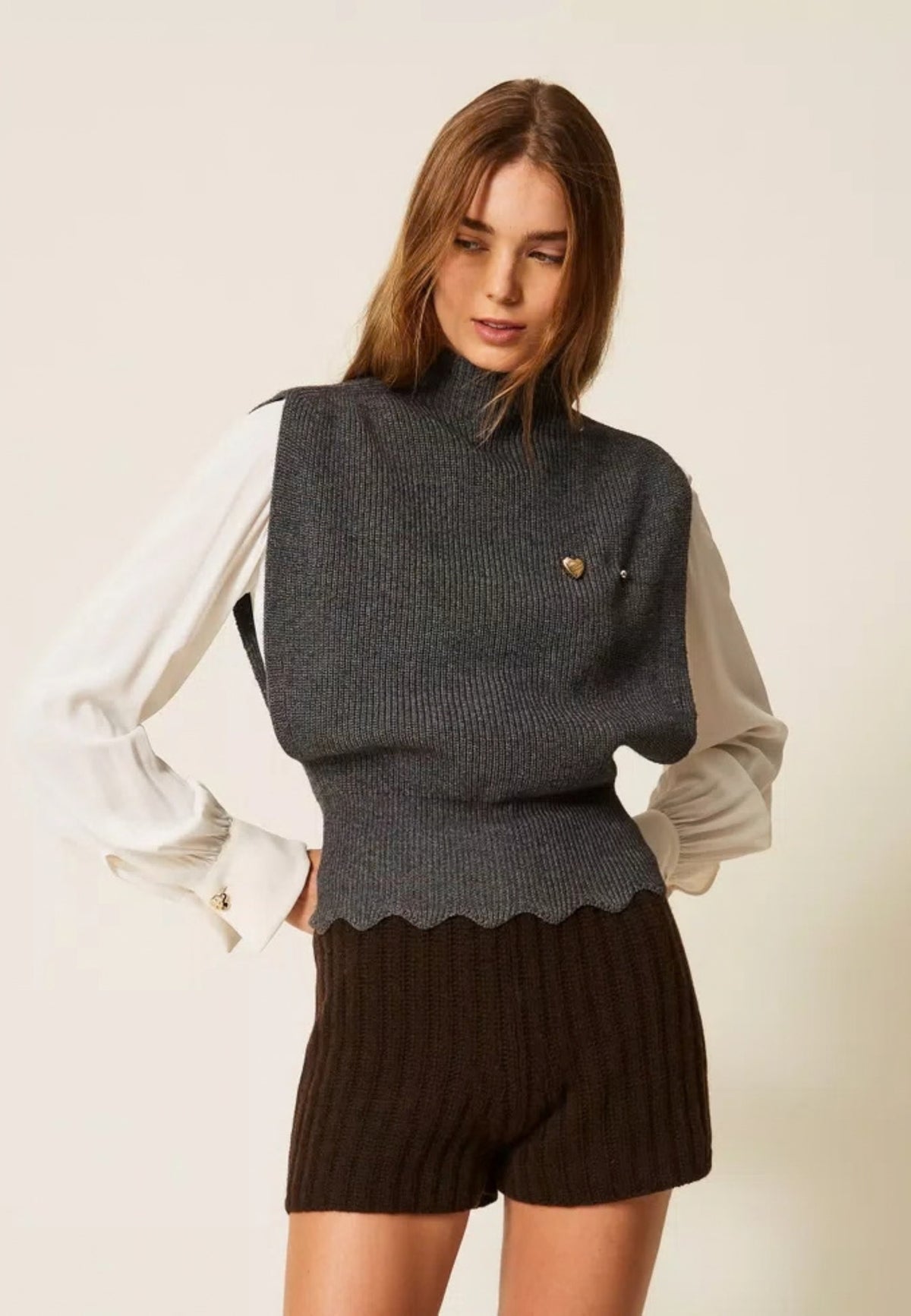 Twinset Top in Maglia Misto Lana con Spilla - Grigio Scuro Melange 
