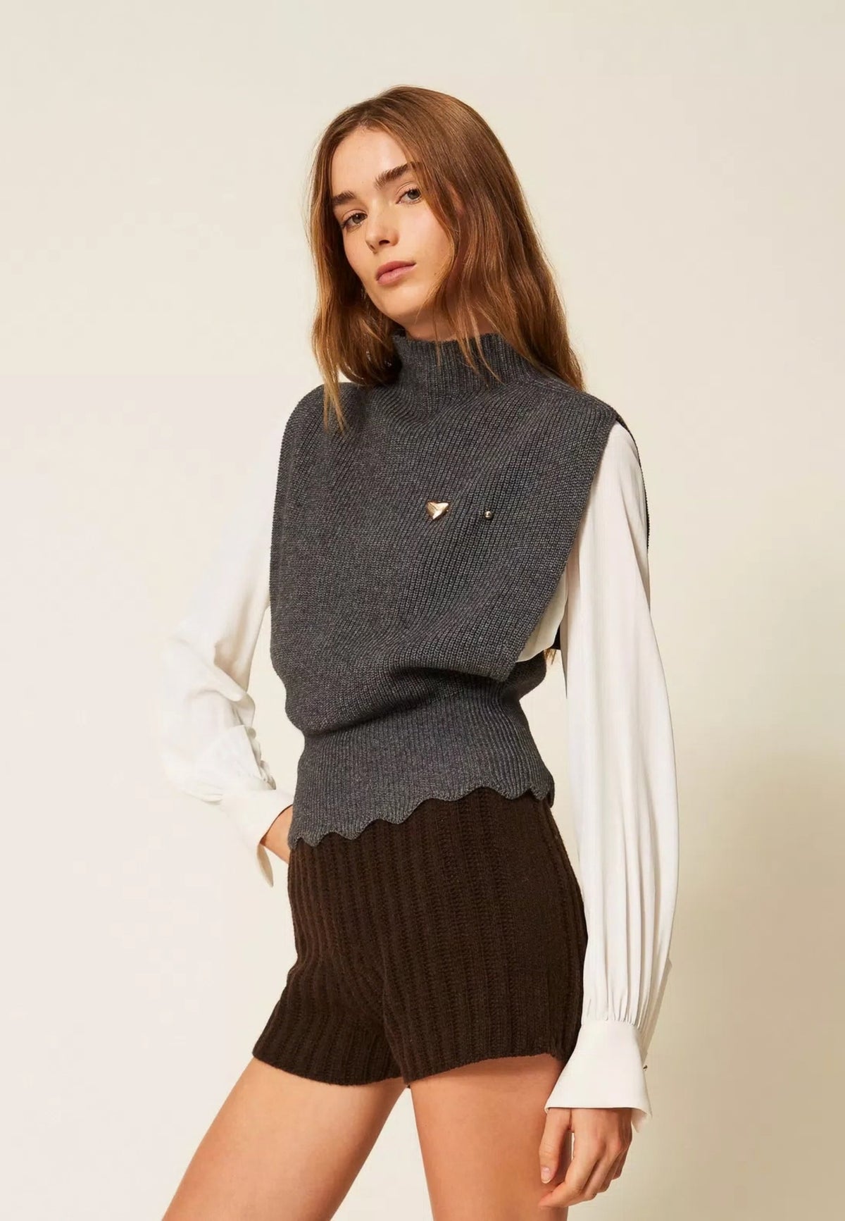 Twinset Top in Maglia Misto Lana con Spilla - Grigio Scuro Melange 