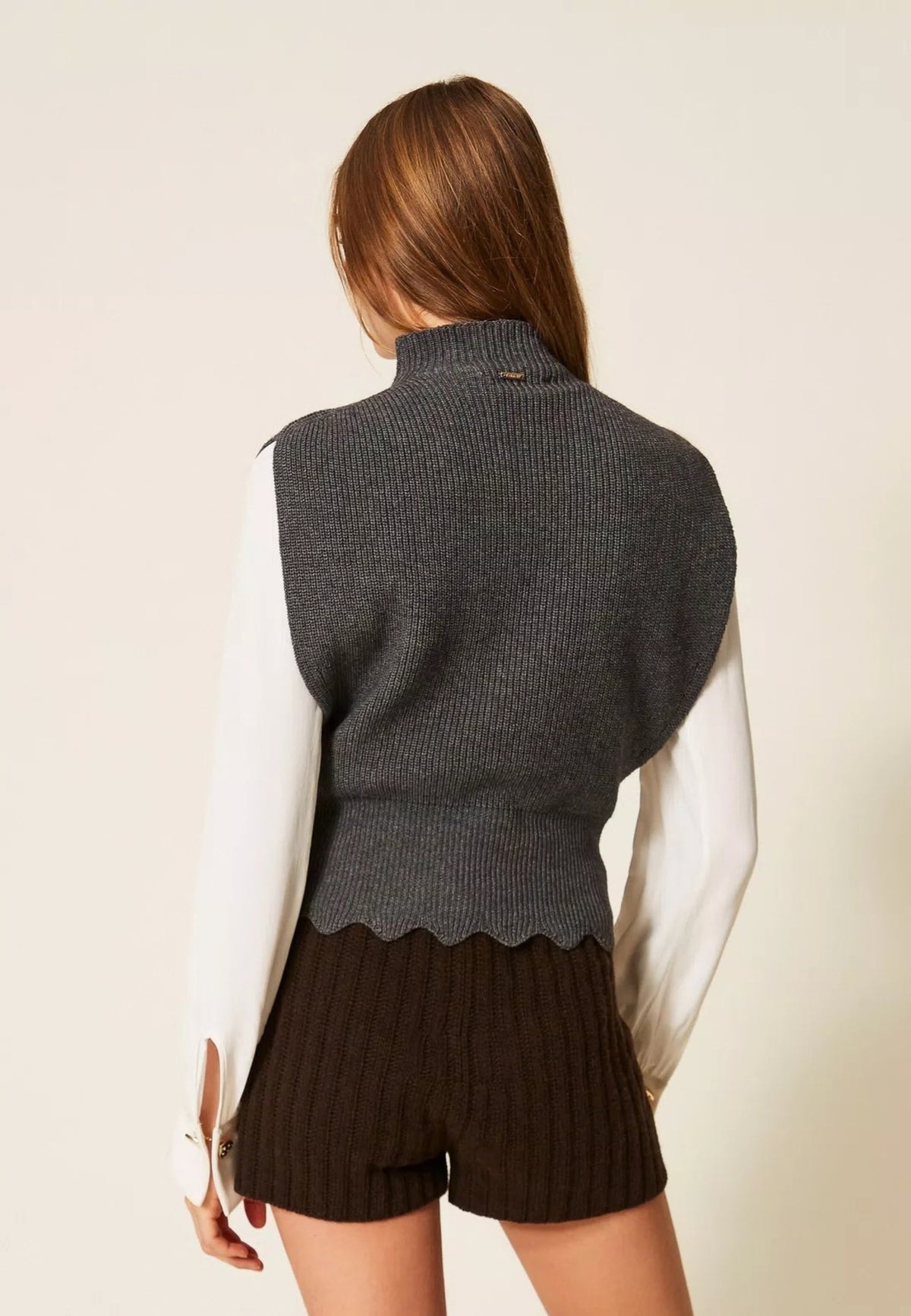 Twinset Top in Maglia Misto Lana con Spilla - Grigio Scuro Melange 