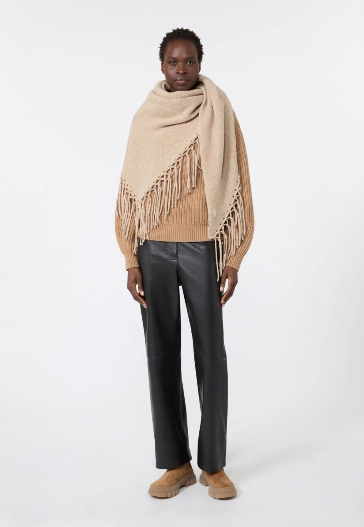 Weekend Max Mara scialle in lana con frange caramello 