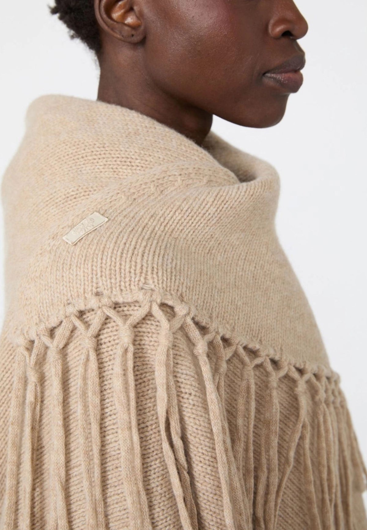 Weekend Max Mara scialle in lana con frange caramello 