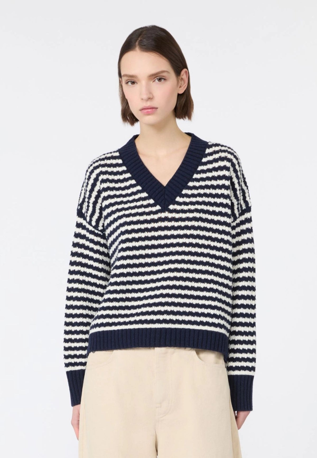 Weekend Max Mara - Maglia Scollo a V in Pura Lana 