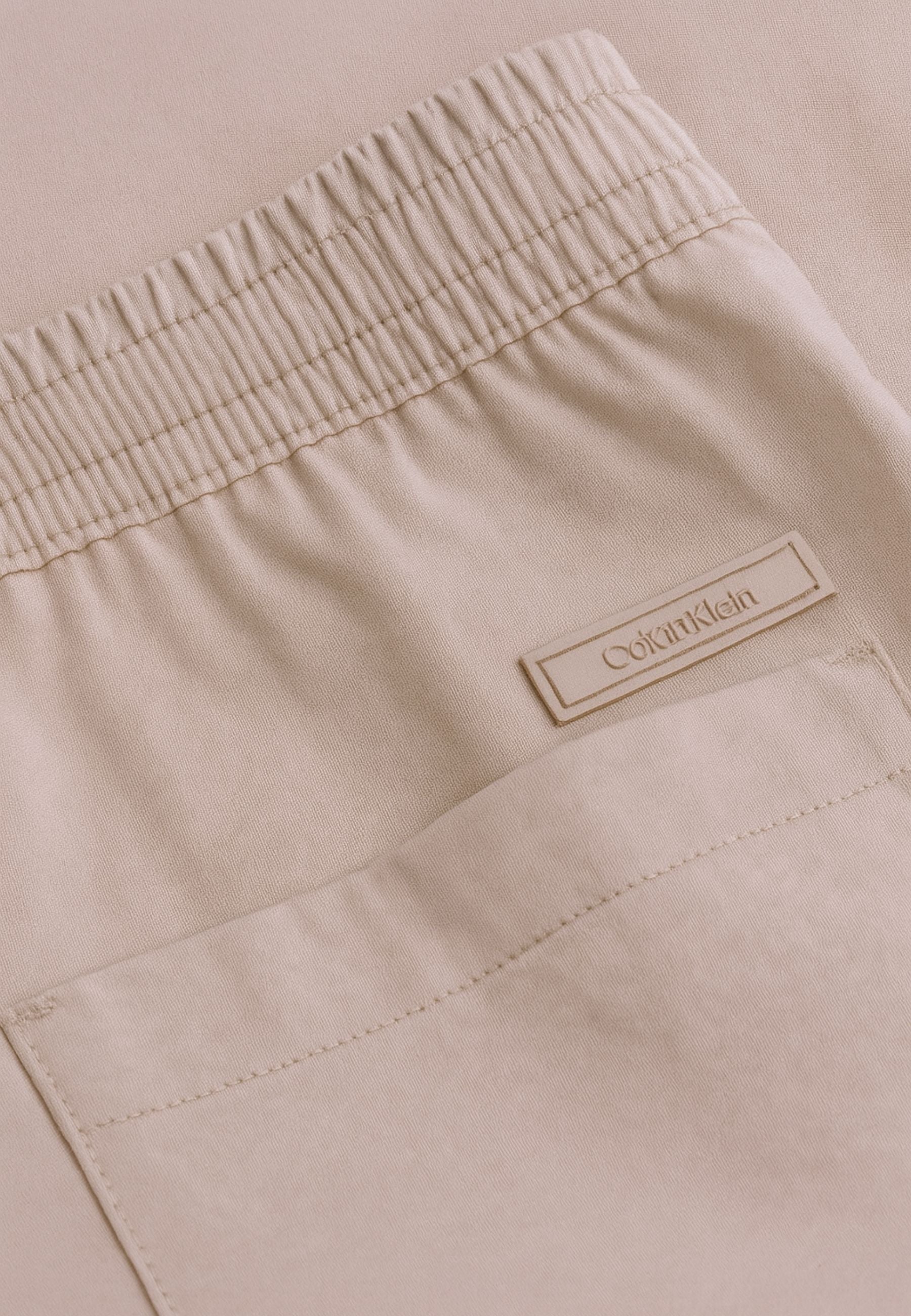 PANTALONE L30 COTTON STRETCH PULL UP RELAXED TAPERED<BR/> 