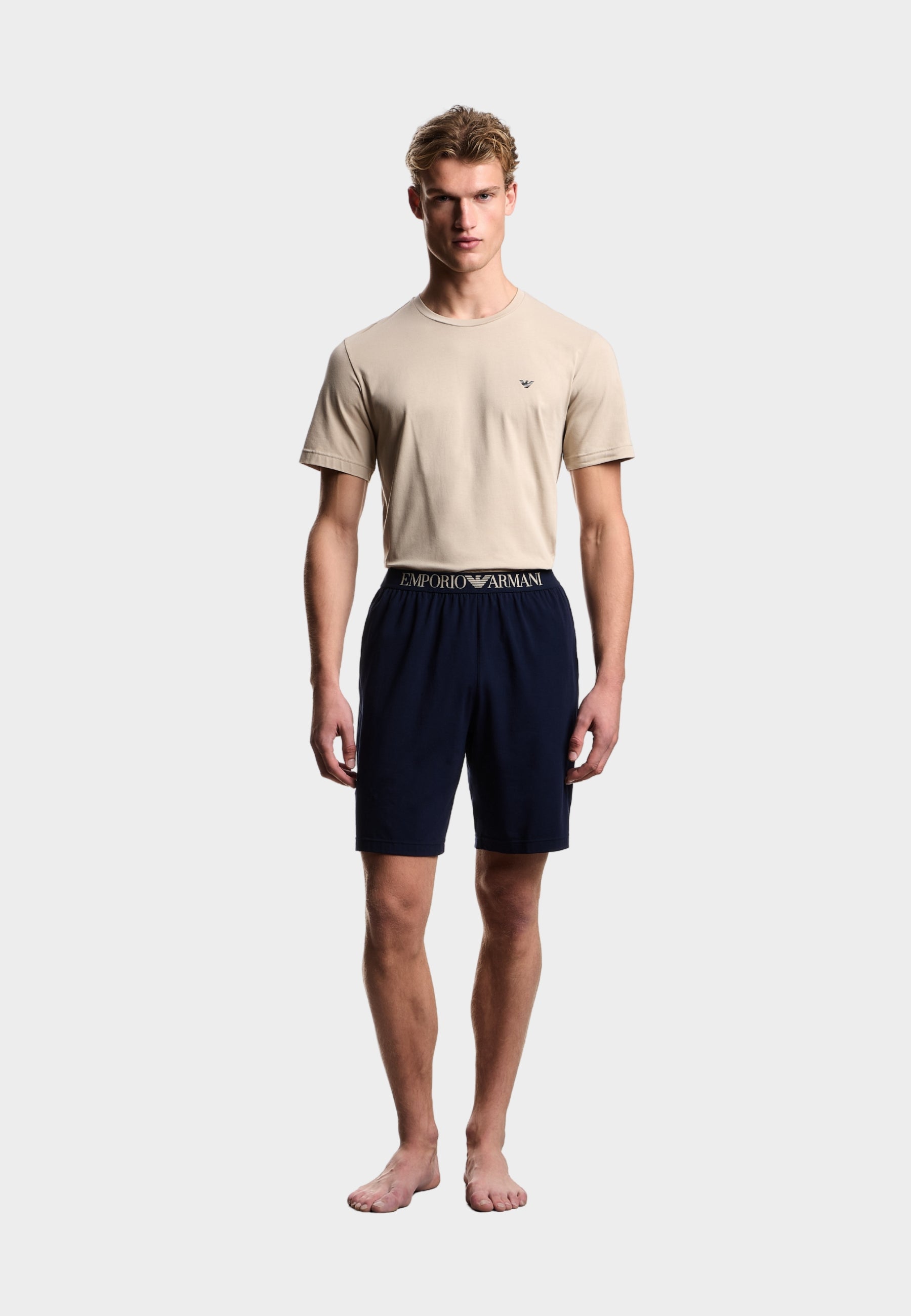 Emporio Armani Pigiama Uomo in Jersey Endurance con Bermuda - Beige e Blu Navy 